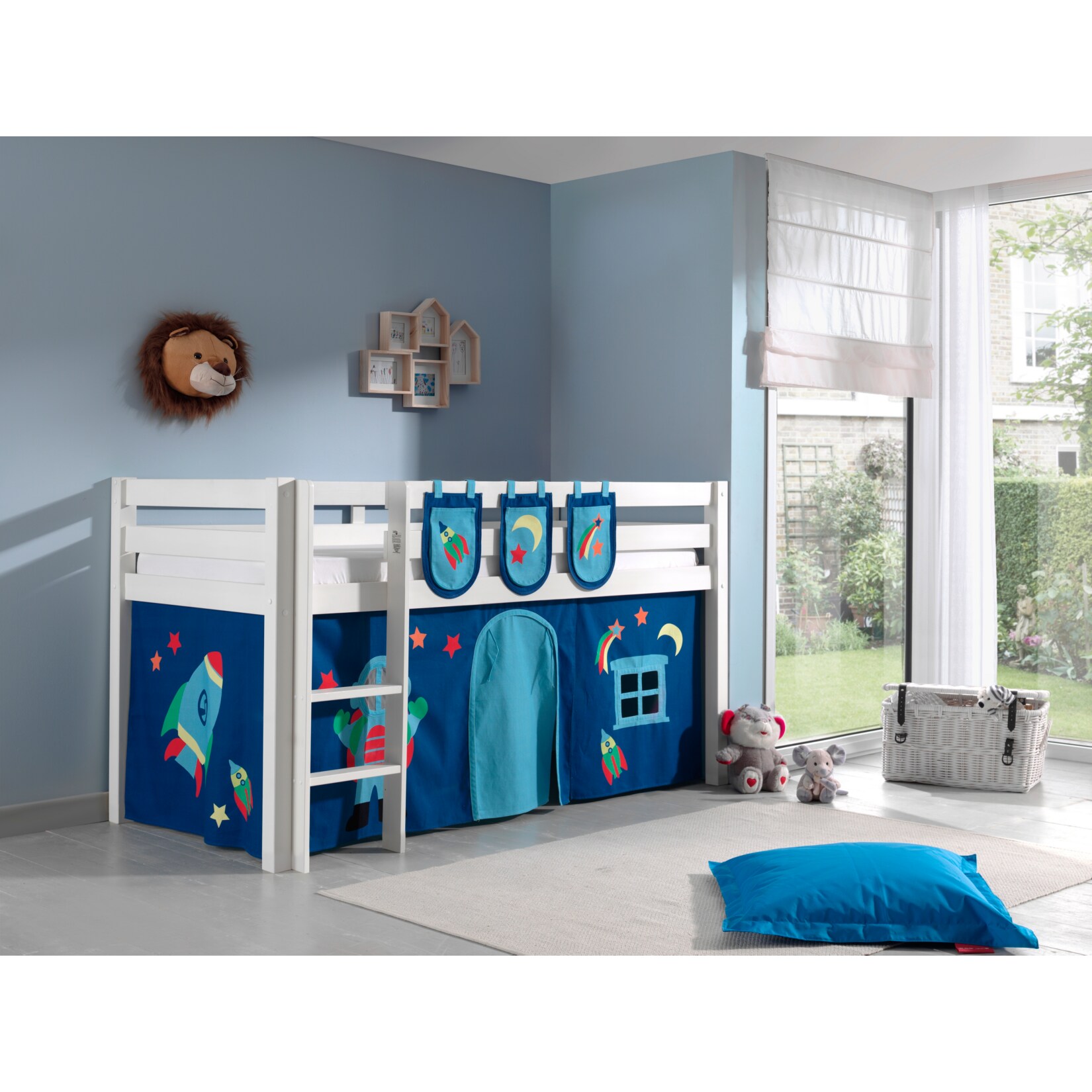 Vipack Spielbett Pino, Kiefer massiv wei&szlig; mit Vorhang und 3 Taschen - Dessin Astro 