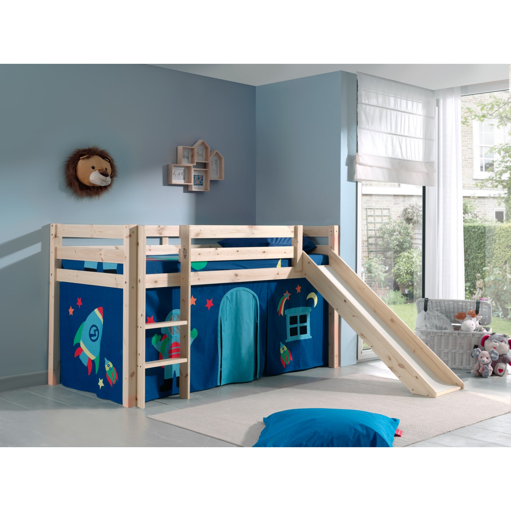 Vipack Spielbett Pino inkl. Rutsche, Kiefer massiv natur mit Vorhang - Dessin Astro 