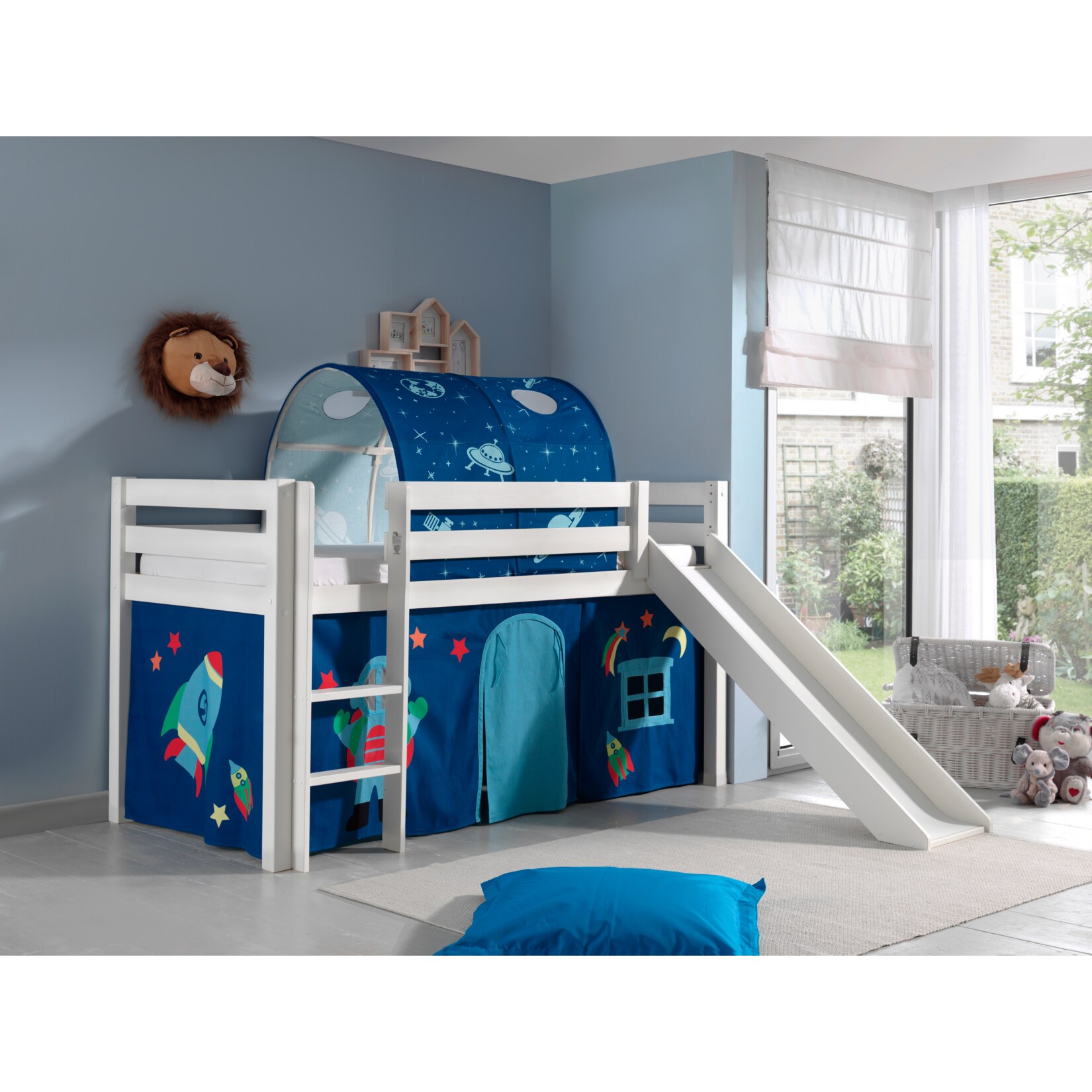 Vipack Spielbett Pino inkl. Rutsche, Kiefer massiv wei&szlig; mit Vorhang und Tunnel - Dessin Astro 