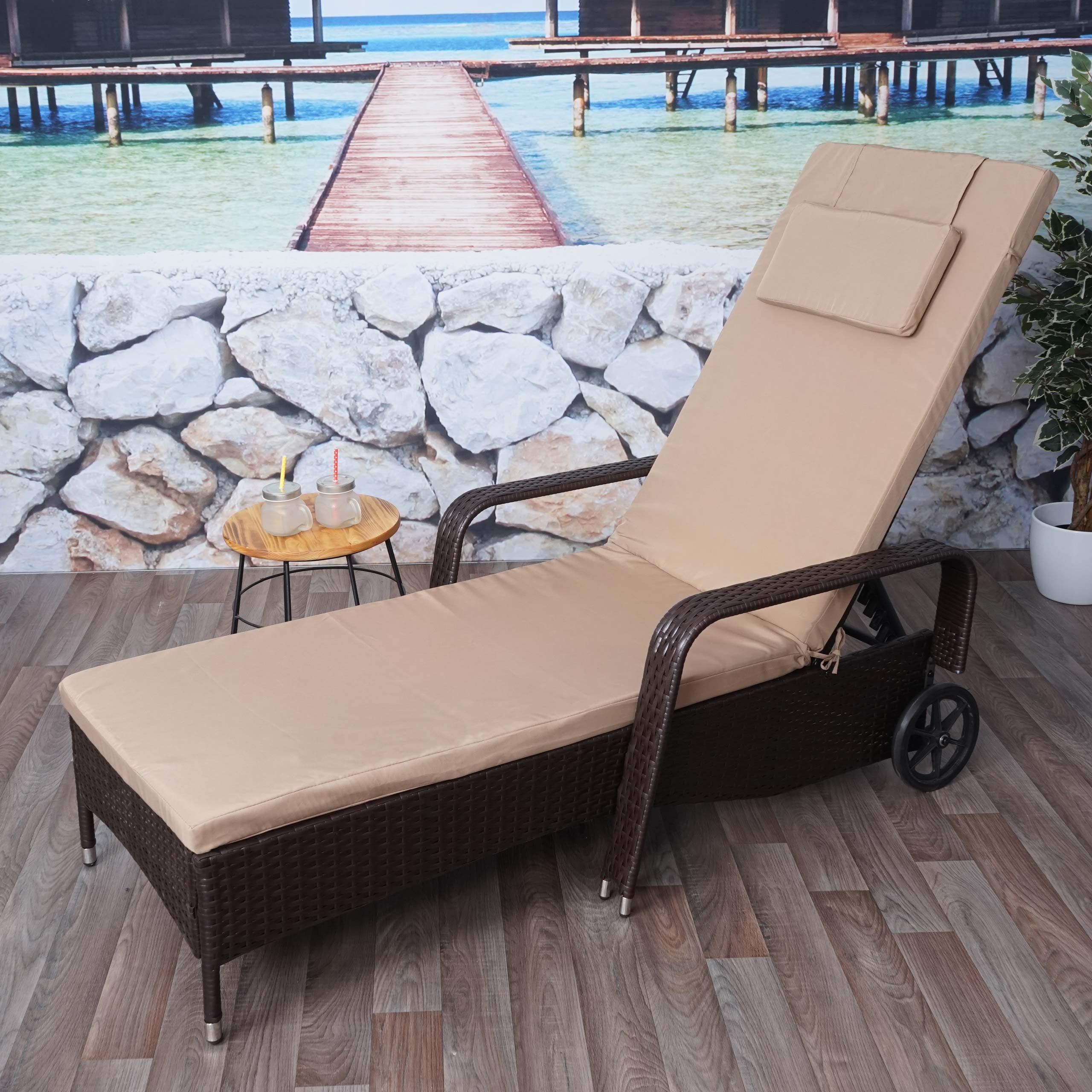 Poly-Rattan Sonnenliege Cesena, Relaxliege Gartenliege Liege, Alu ~ braun, Kissen beige 