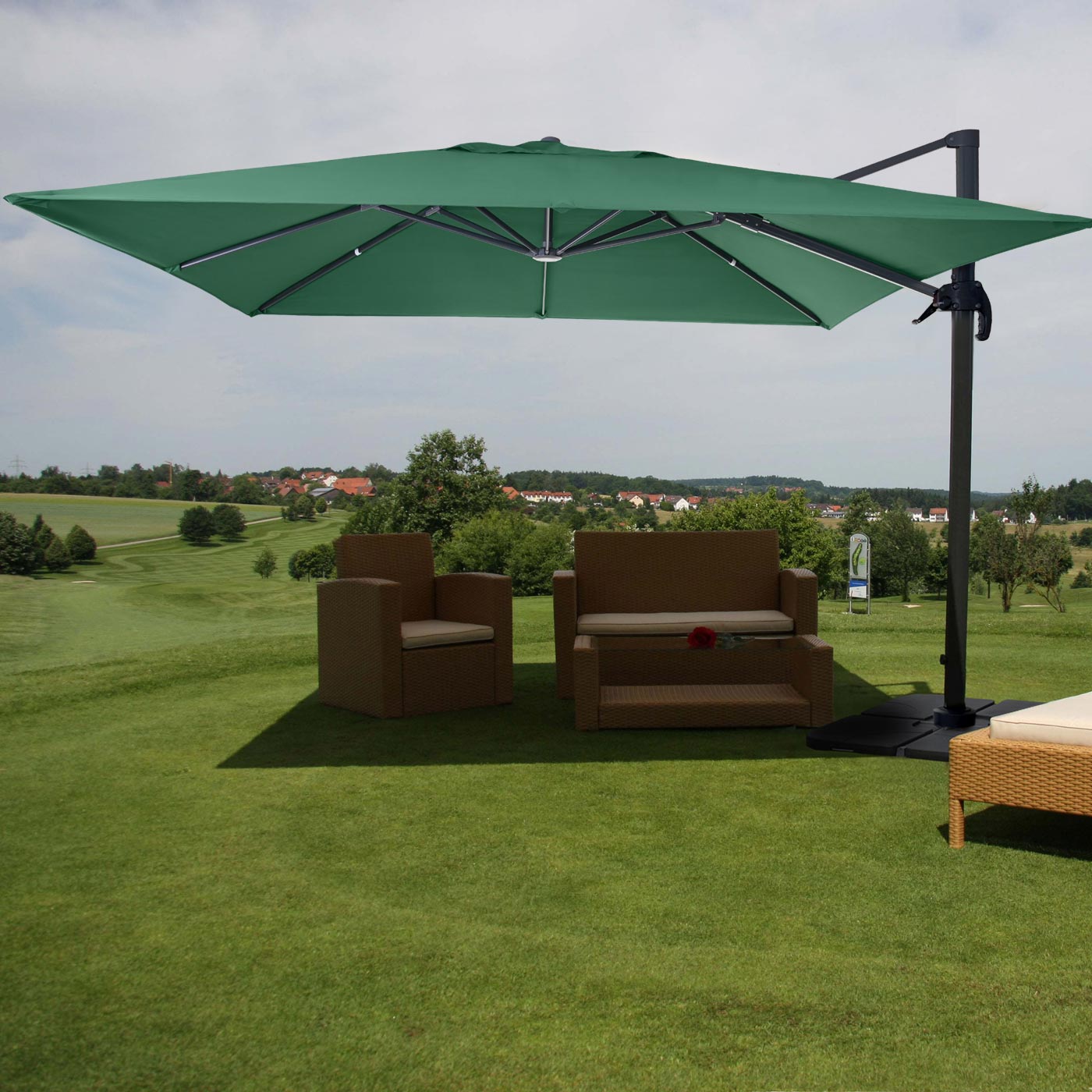 Gastronomie-Ampelschirm MCW-A96, Sonnenschirm 3x3m (&Oslash;4,24m) Polyester Alu/Stahl 23kg ~ dunkelgr&uuml;n mit St&auml;nder 