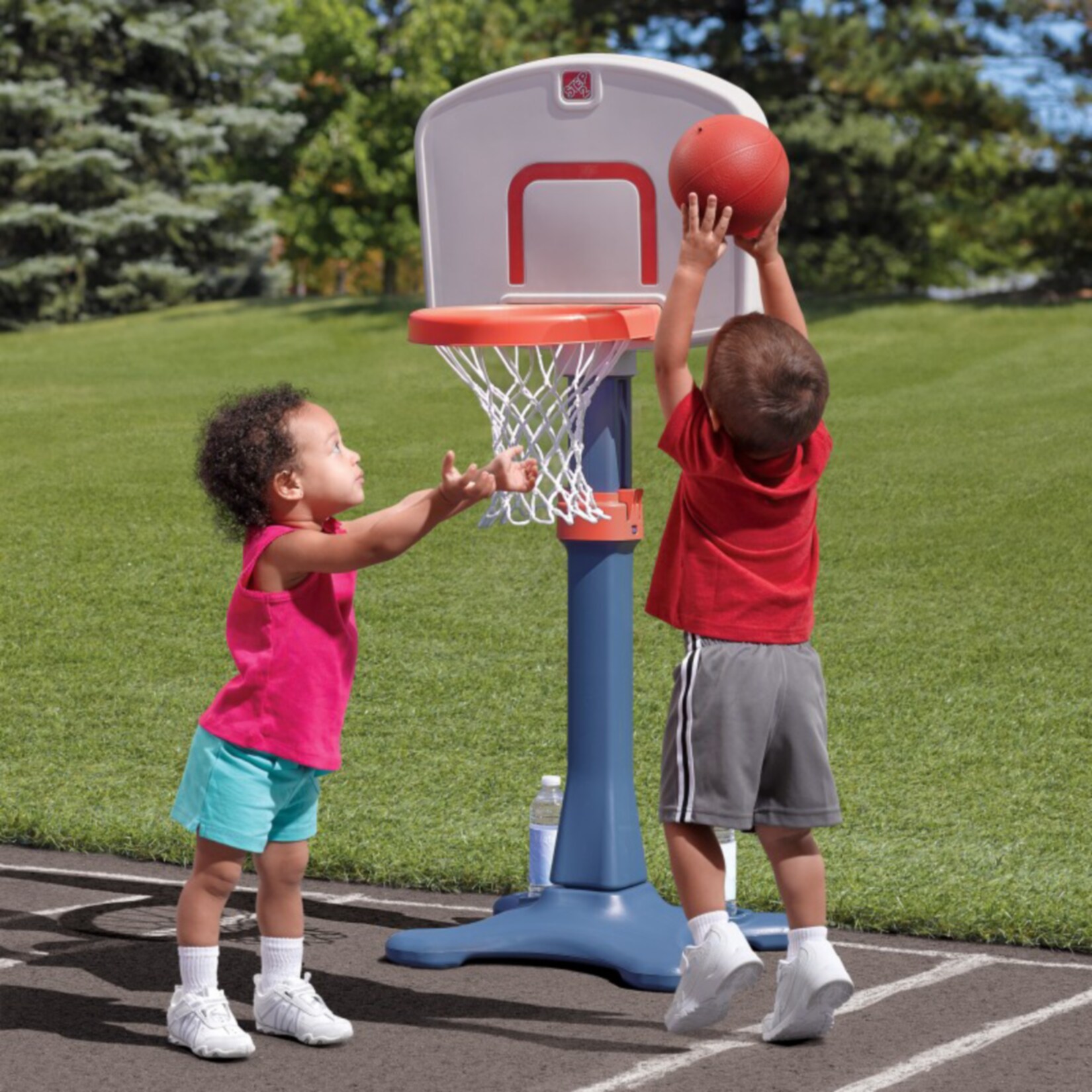Step2 Shootin&rsquo; Hoops Junior Basketball Set 