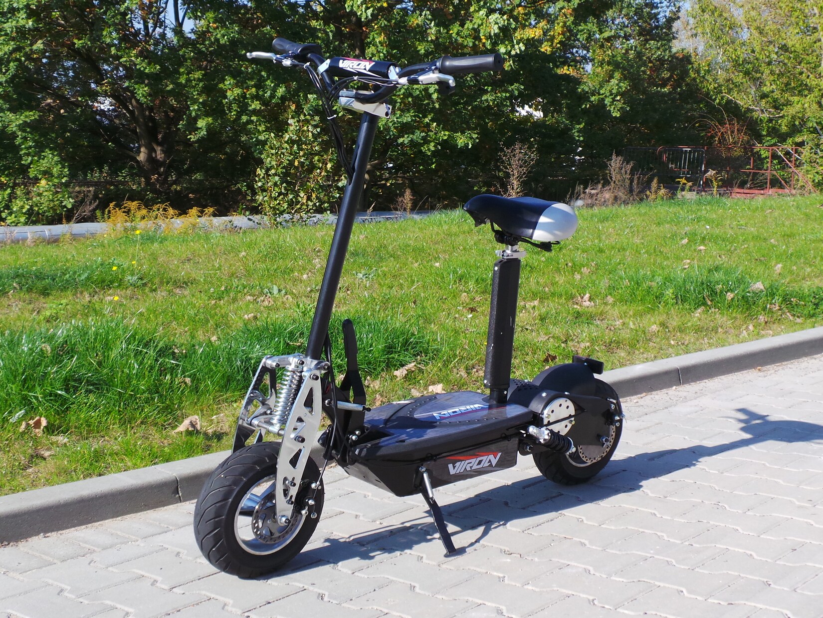 Viron E-Scooter 800W mit Smartphone Halterung