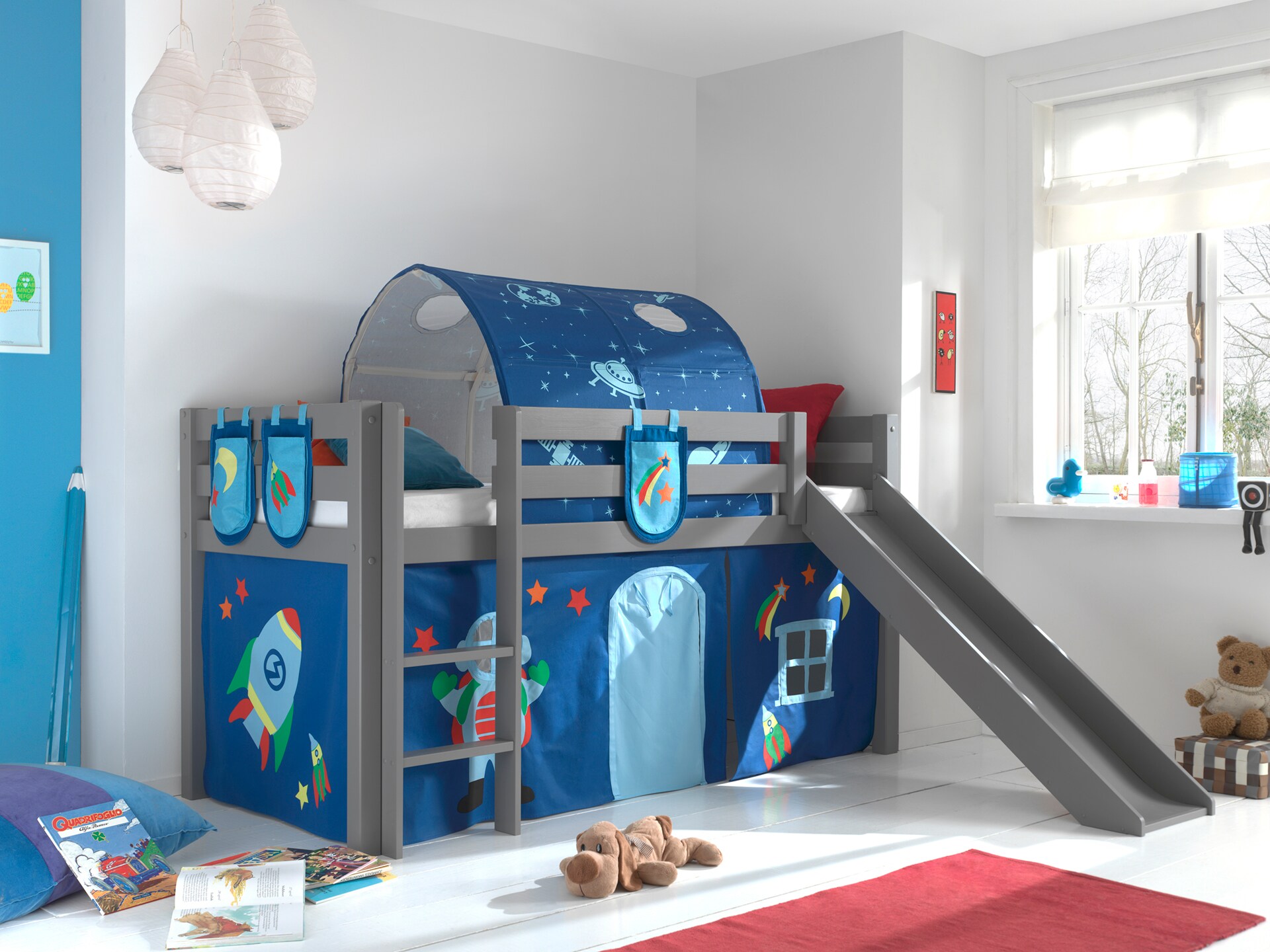 Spielbett Pino inkl. Rutsche mit Textilset Vorhang, Tunnel und 3 Taschen versch. Designs 