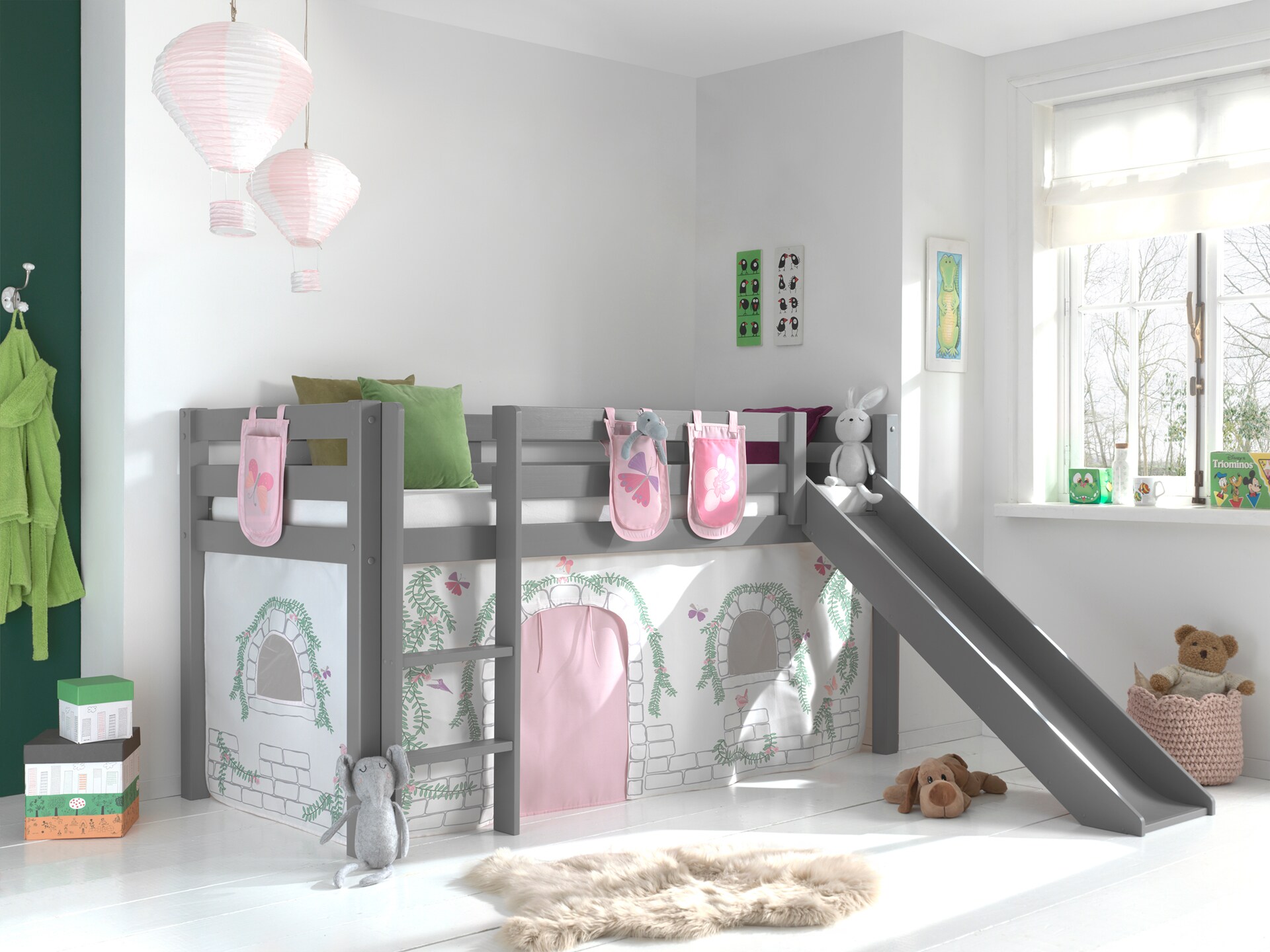Spielbett Pino inkl. Rutsche mit Textilset Vorhang und 3 Taschen versch. Designs 