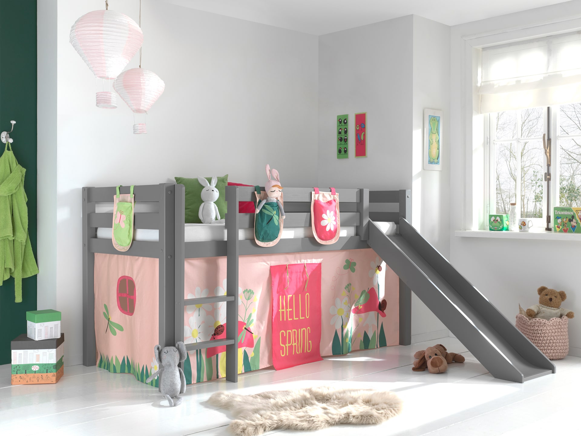 Spielbett Pino inkl. Rutsche mit Textilset Vorhang und 3 Taschen versch. Designs 