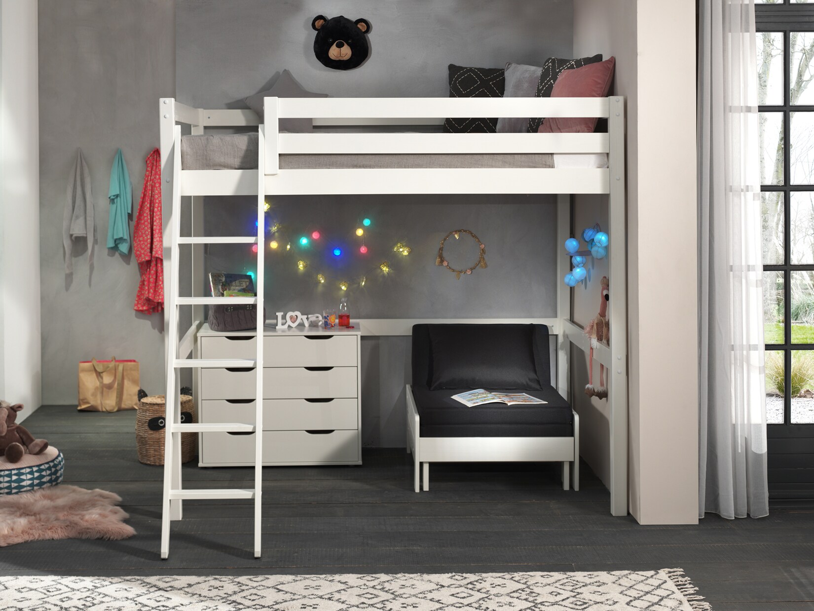 Hochbett mit Liegefläche 140 x 200 cm inkl. Sesselbett und Schubladen Kommode versch. Farben