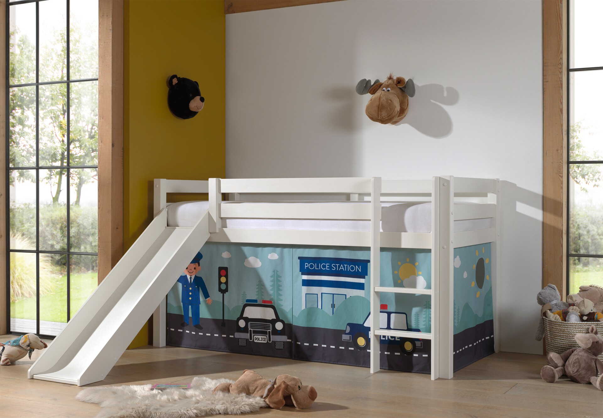 Halbhohes Bett PINO, mit Rutsche und Textilset "Police", Ausf. Kiefer massiv versch. Farben 