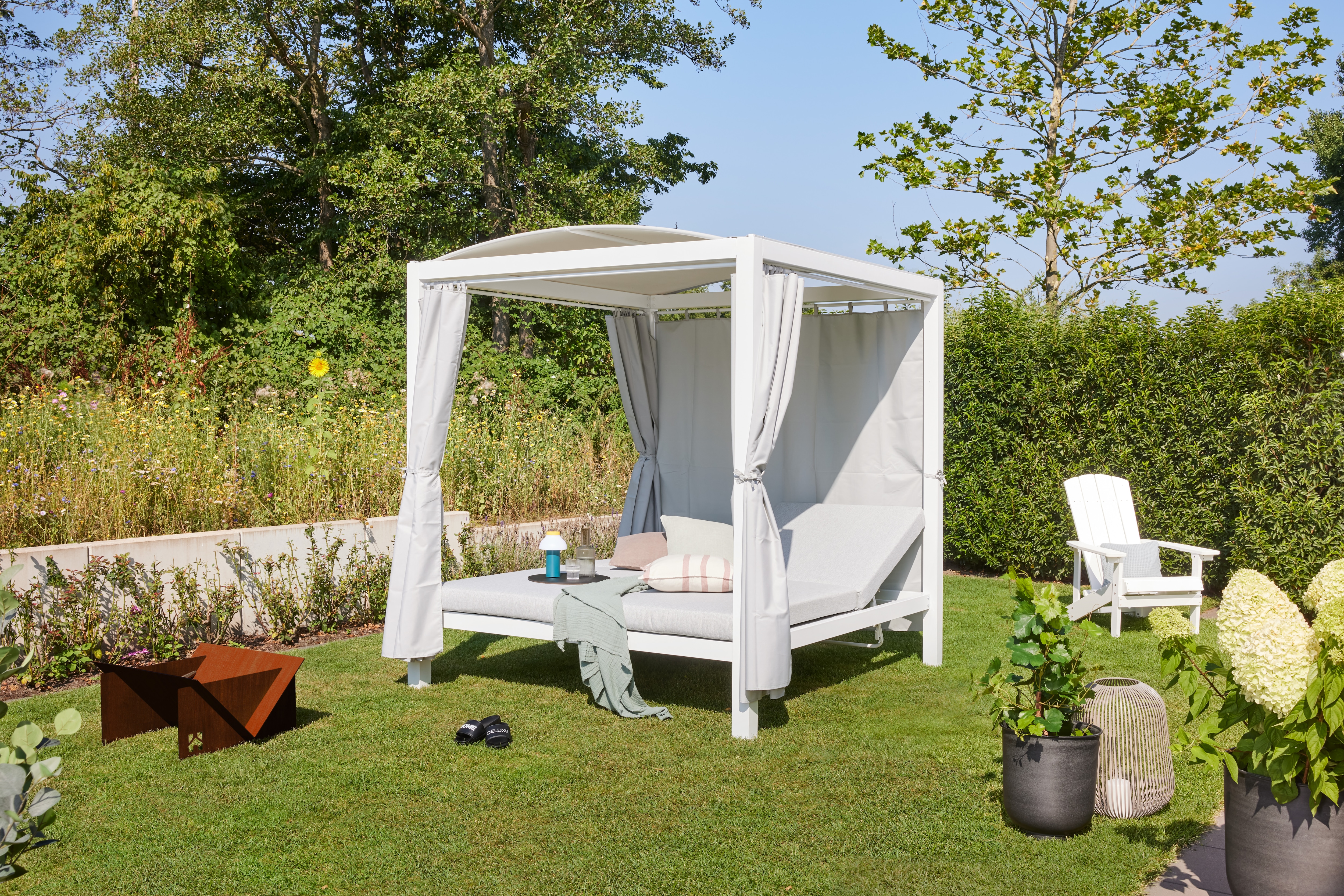 Home Deluxe Sonnenliege LYON - mit Abdeckung 