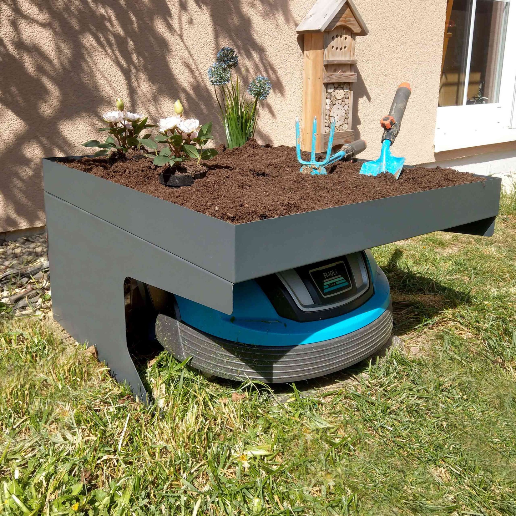 Mähroboter-Garage mit Pflanzkasten -G60, Dach Unterstand für Rasenmäher, Metall 37x60x70cm ~ anthrazit