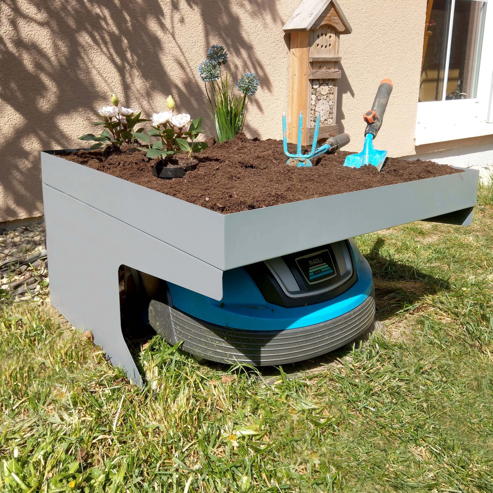 Mähroboter-Garage mit Pflanzkasten -G60, Dach Unterstand für Rasenmäher, Metall 37x60x70cm ~ grau