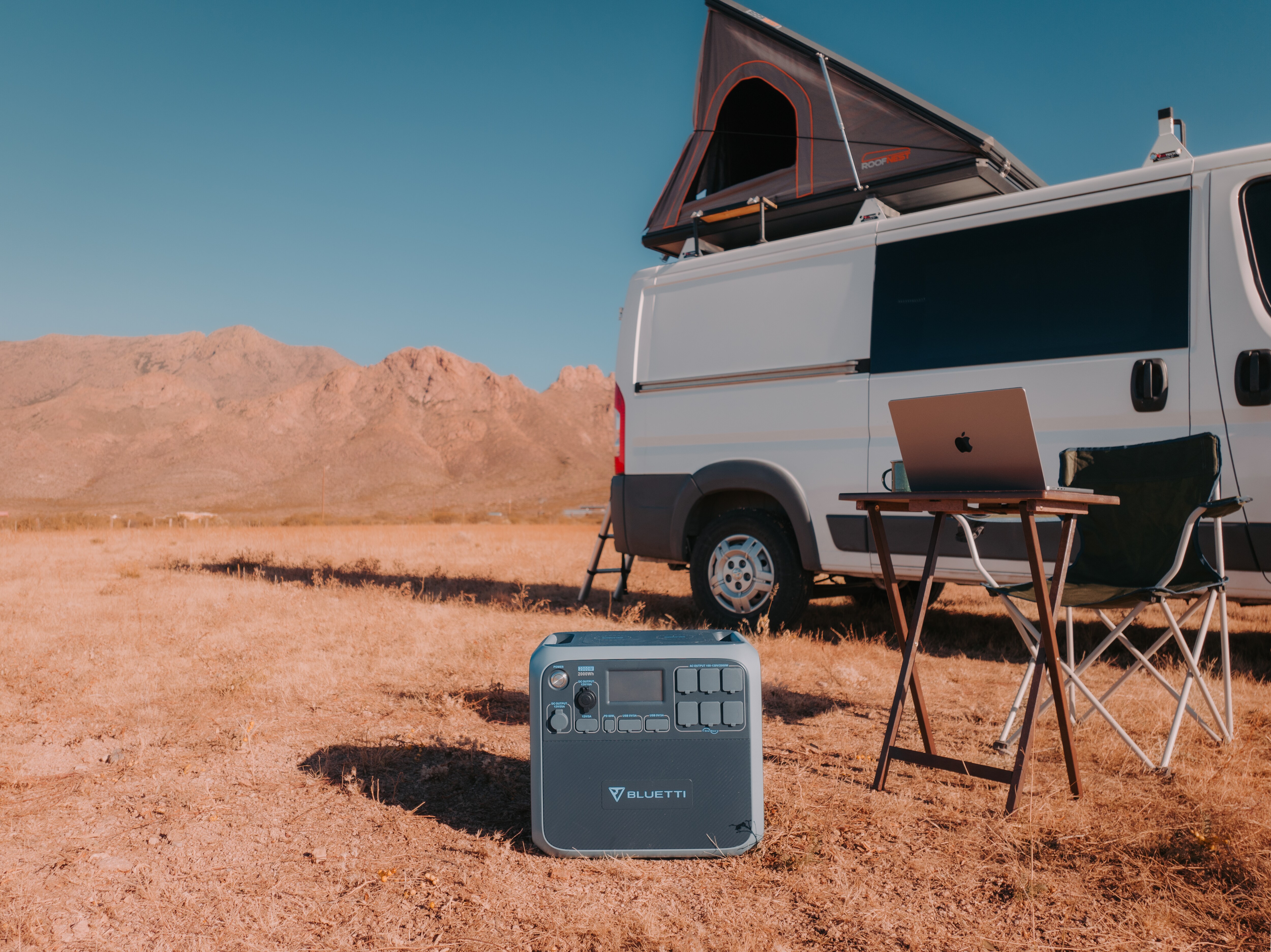 BLUETTI AC200P - Portable Powerstation 