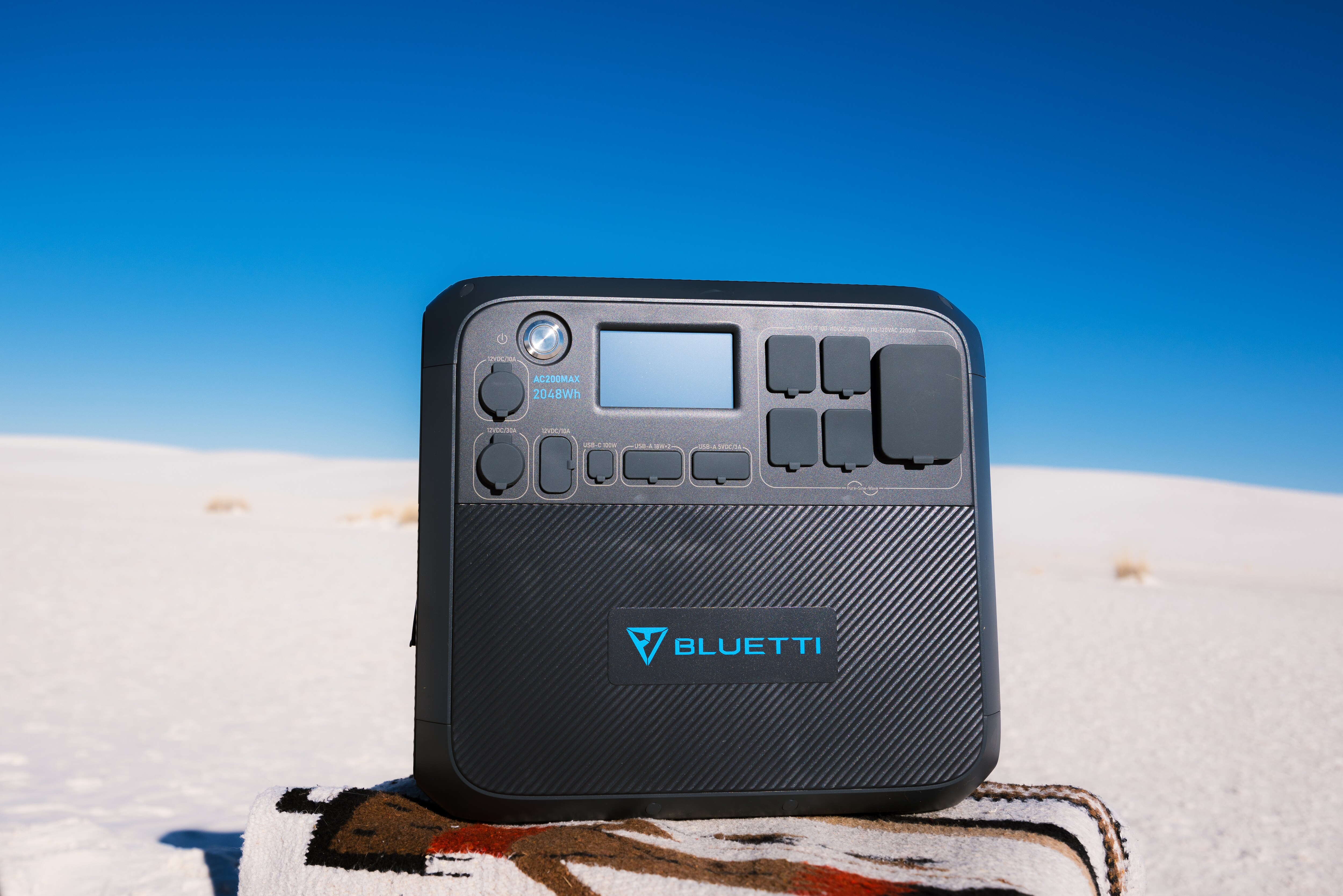 BLUETTI AC200MAX - Portable Powerstation 