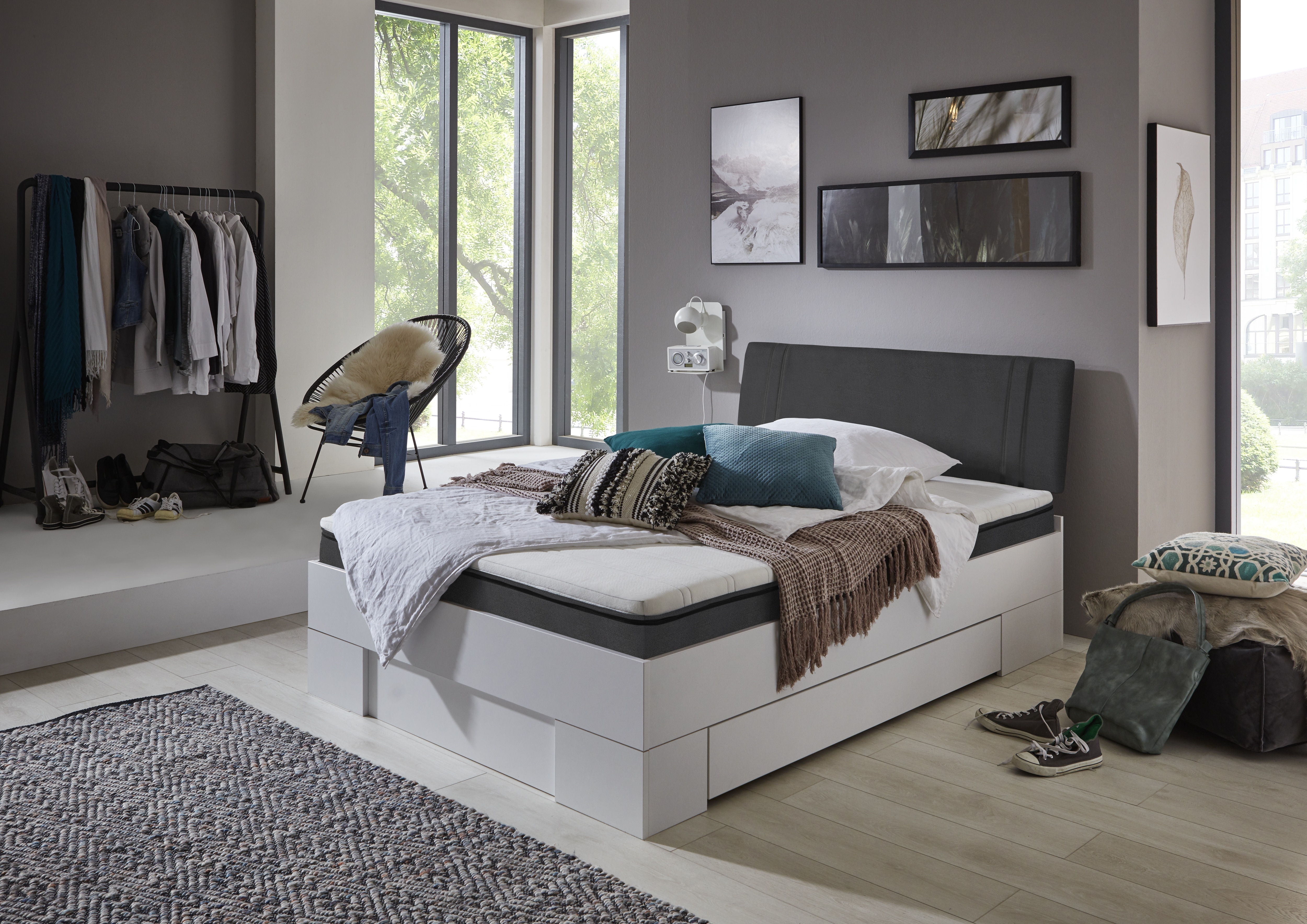 Relita - Futonbett SANDRO 90 x 200 cm Liegefl&auml;che mit Polsterkopfteil, inkl. Lattenrost, Ausf&uuml;hrung Dekor Wei&szlig; 