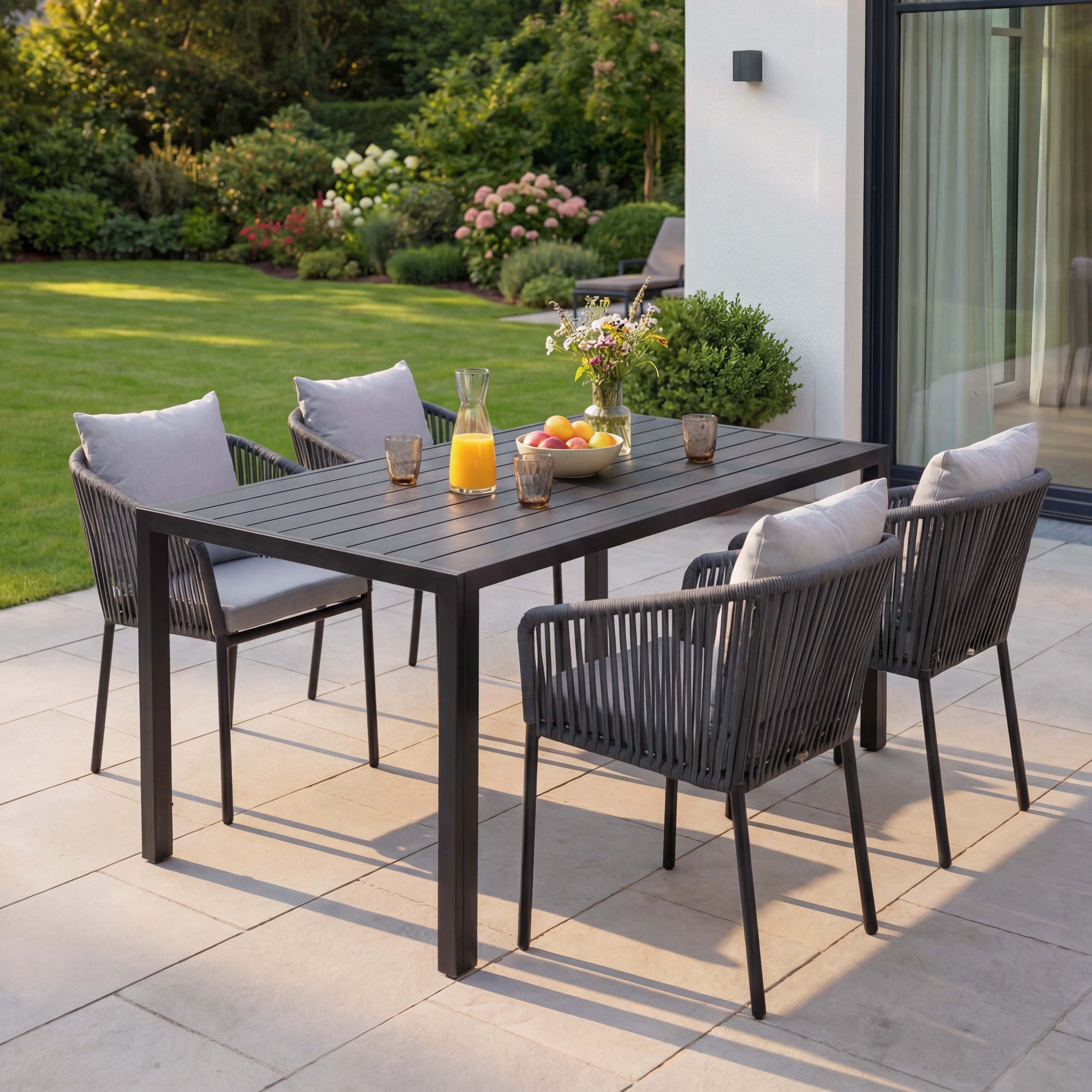 Gartengarnitur MCW-N41, Tisch+4xStuhl, wetterfest Alu 140x80cm, Seilgeflecht Rope ~ anthrazit Kissen grau 