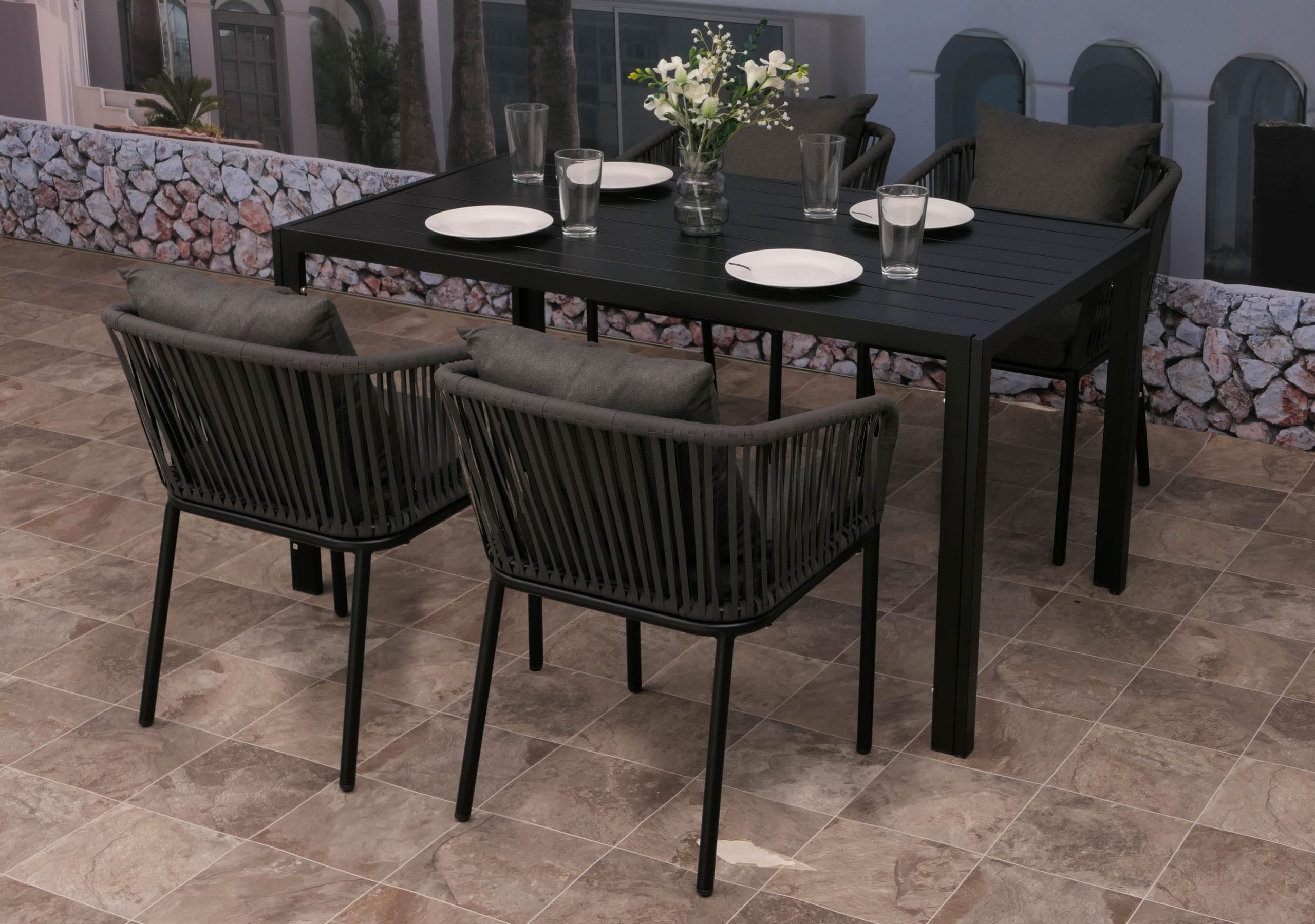 Gartengarnitur MCW-N41, Tisch+4xStuhl, wetterfest Alu 140x80cm, Seilgeflecht Rope ~ anthrazit, Kissen dunkelgrau 