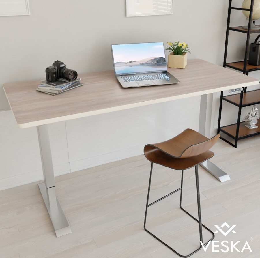 VESKA Höhenverstellbarer Schreibtisch (140 x 70 cm) - Sitz- & Stehpult - Bürotisch Elektrisch Höhenverstellbar mit Touchscreen & Stahlfüßen …