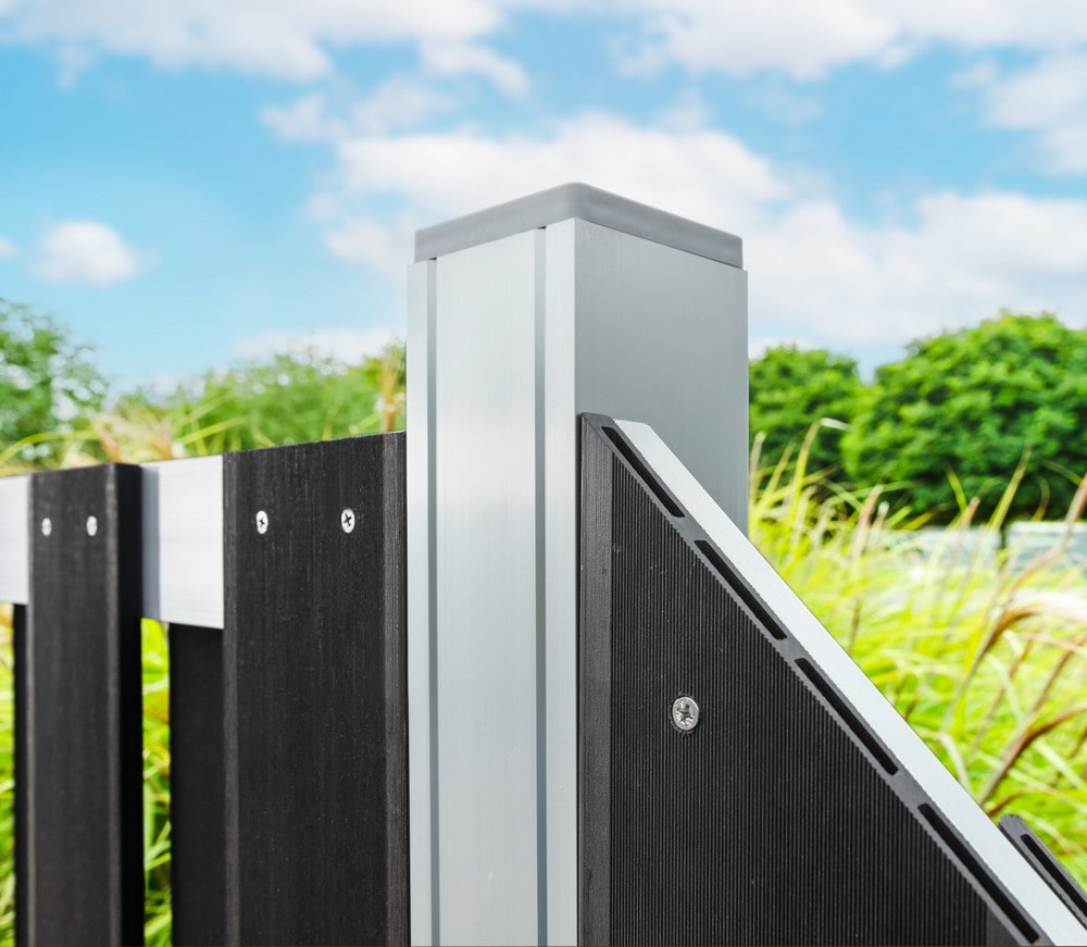 WPC-Sichtschutzzaun CARMENO Pfosten mit Kappe, ca. 68 x 68 x 185 cm - Schwarz 
