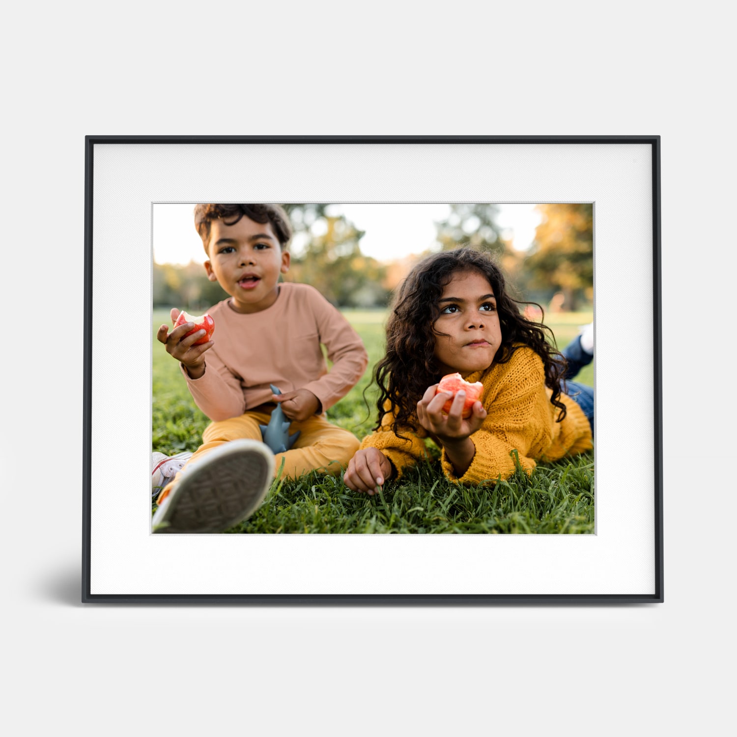 Walden by Aura Intelligenter digitaler Bilderrahmen 15 Zoll HD WLAN Mat Clay 