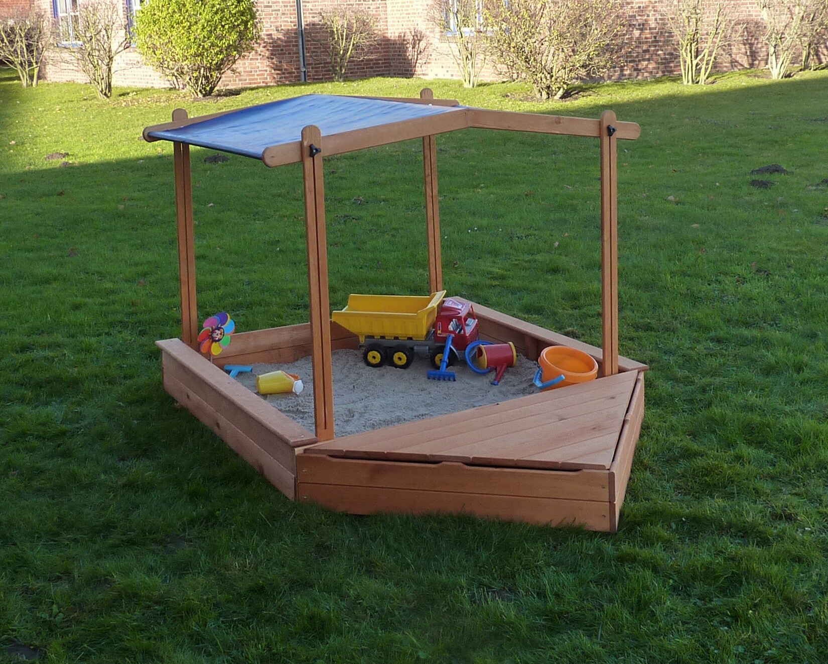 Sandkasten "MULTI"+Bugbox+Sonnendach honigbraun