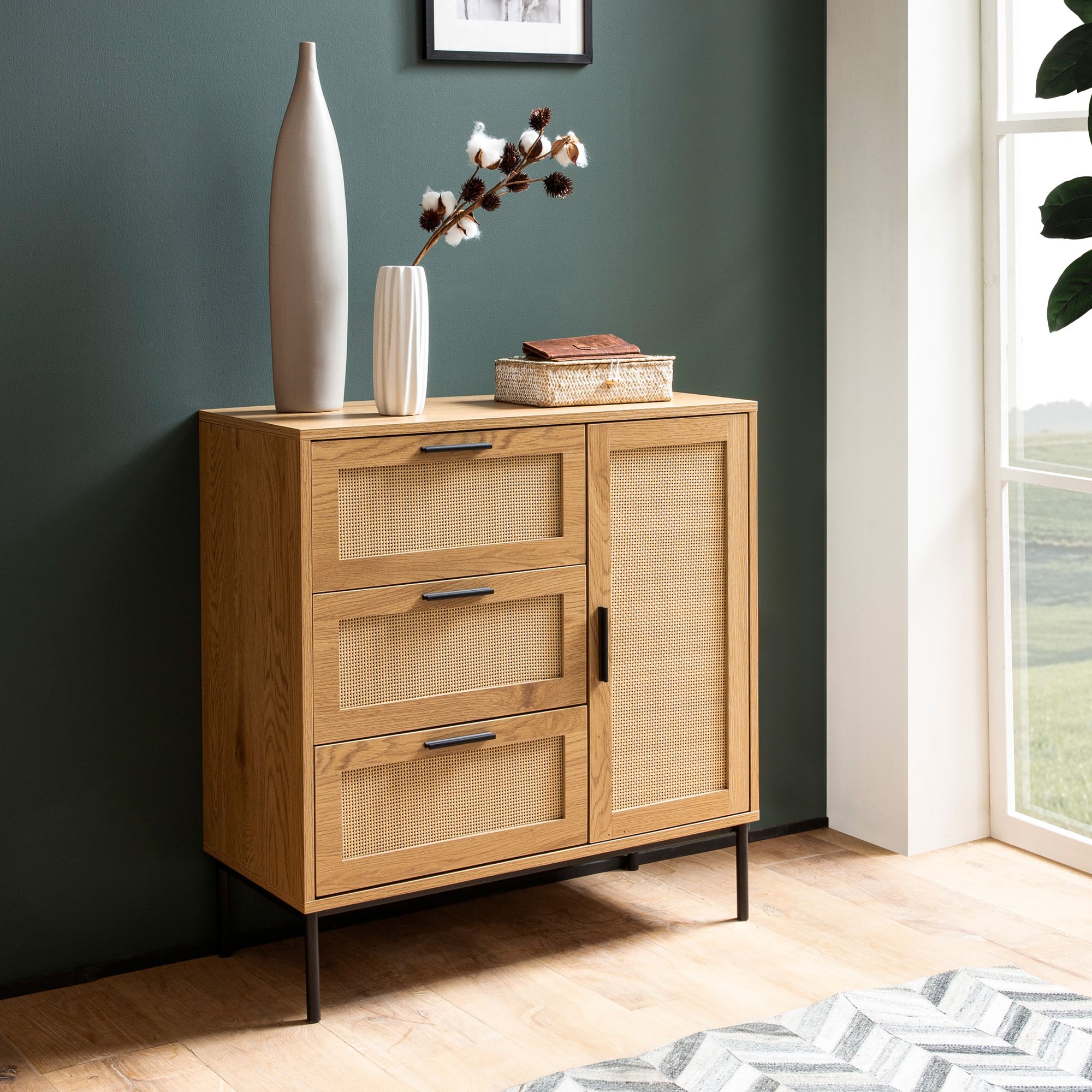 Kommode in Eiche Dekor 80 cm Sideboard mit 3 Schubladen & 1 T&uuml;r aus Wiener Rattan Geflecht Design Highboard - Schubladenkommode 