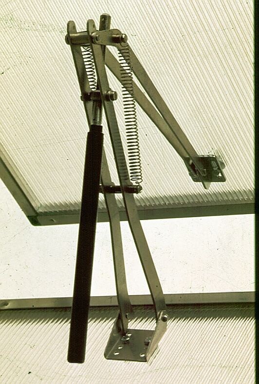 Juwel Fensterautomat für Frühbeetkasten, äffnet bei Wärme durch Solarenergie