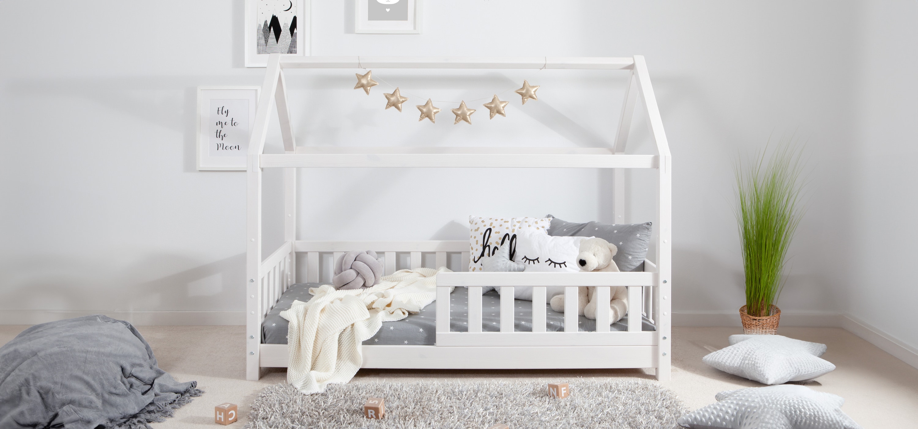 TiCAA Kinderbett Hausbett "Kay" 80x160 Kiefer wei&szlig; 