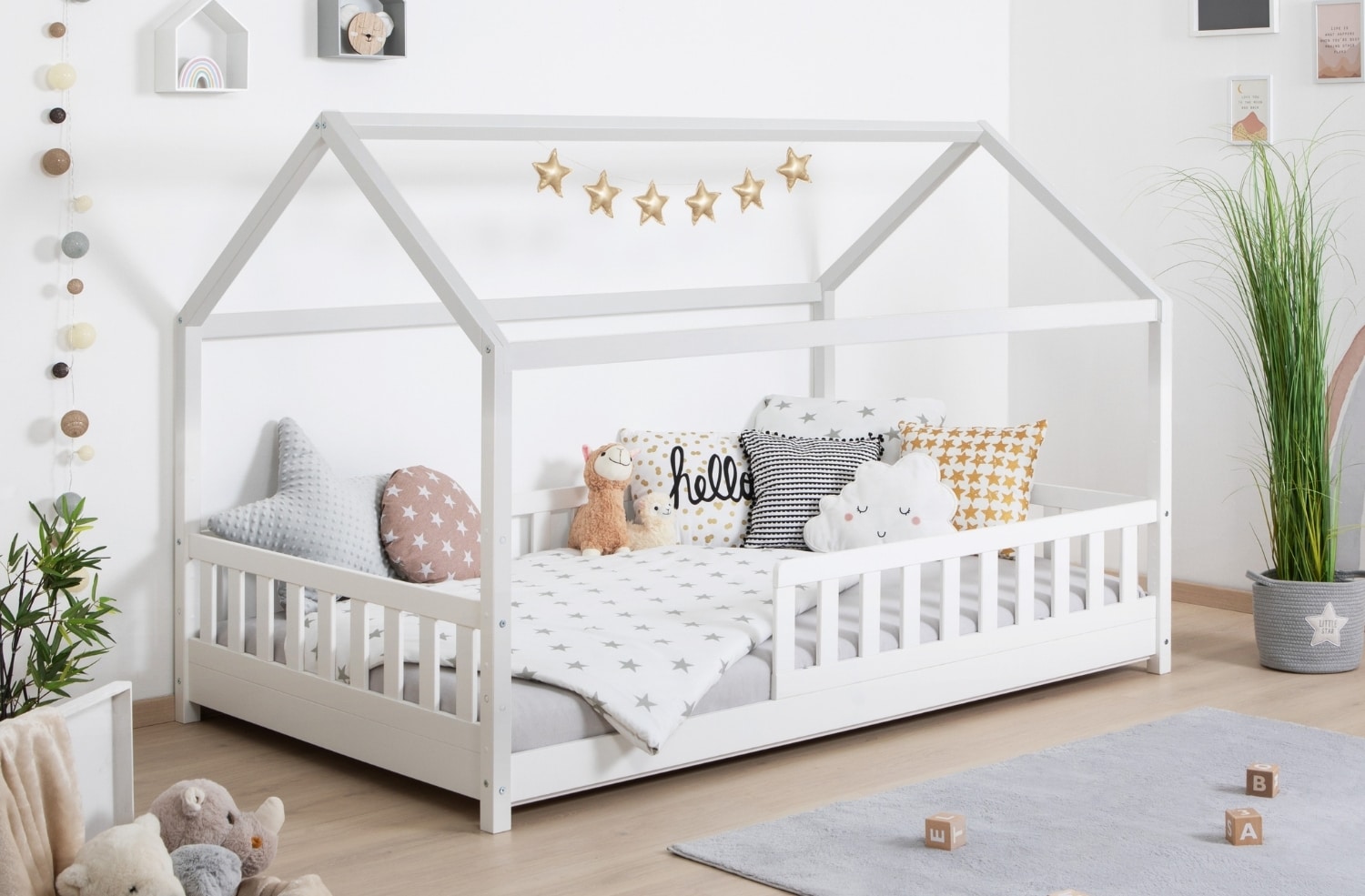 TiCAA TiCAA Kinderbett Hausbett Kay 90x200 cm, 100x200 cm, 120x200 cm, 140x200 für Jungen & Mädchen, inkl. Rolllattenrost, Rausfallschutz …