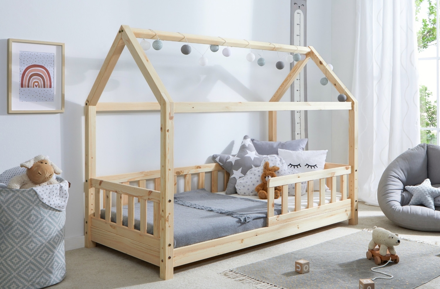 TiCAA TiCAA Kinderbett Hausbett Kay 90x200 cm, 100x200 cm, 120x200 cm, 140x200 für Jungen & Mädchen, inkl. Rolllattenrost, Rausfallschutz …