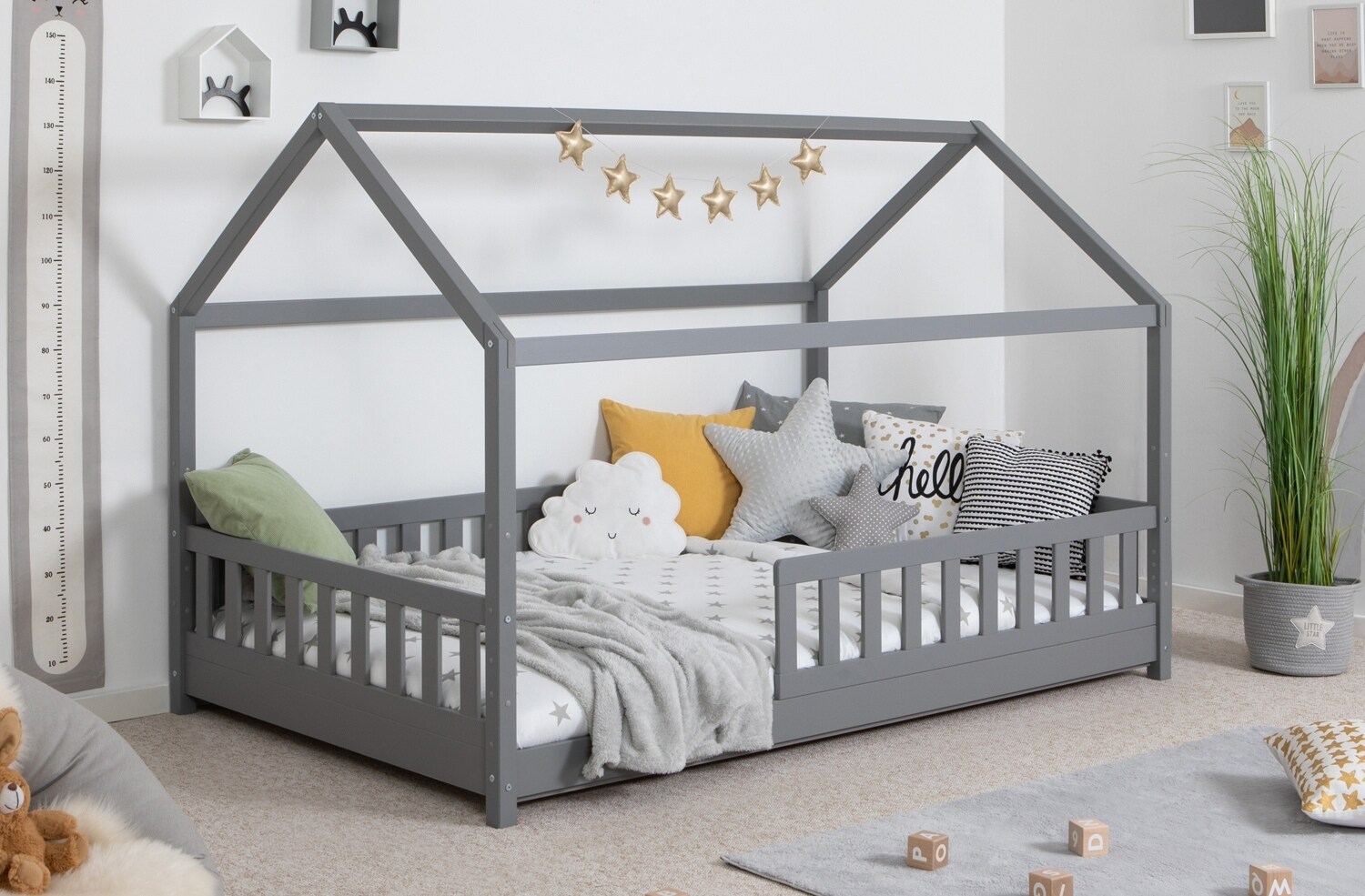 TiCAA TiCAA Kinderbett Hausbett Kay 90x200 cm, 100x200 cm, 120x200 cm, 140x200 für Jungen & Mädchen, inkl. Rolllattenrost, Rausfallschutz …