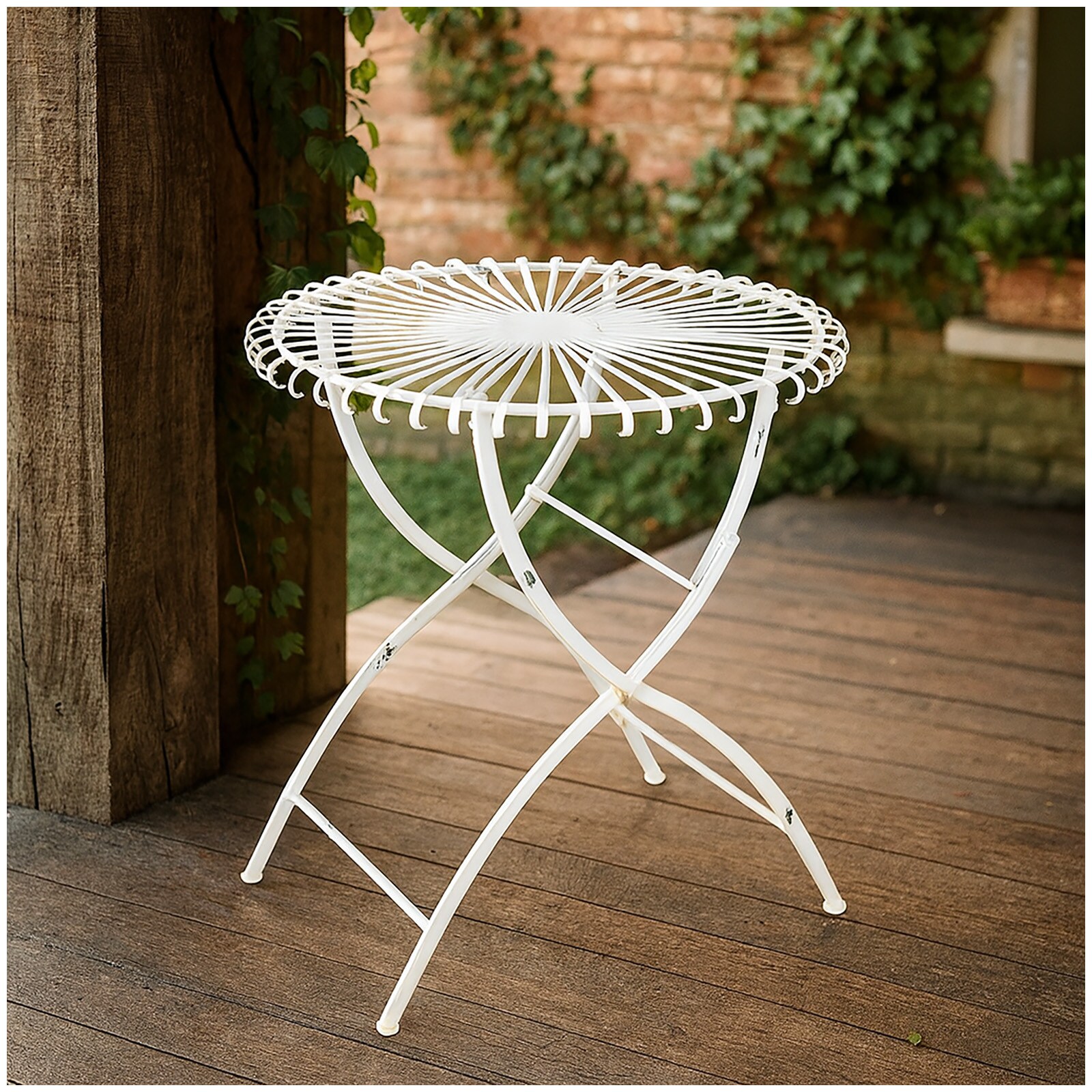 Romantischer Metalltisch Rund