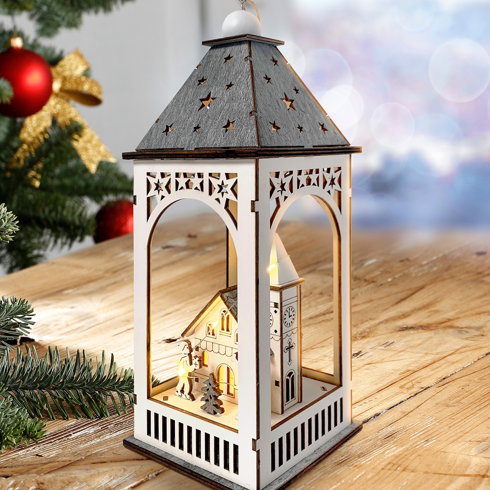 HTI-Living LED Holzlaterne mit Kirche und Figuren Weihnachtsdeko mit 8 LEDs 