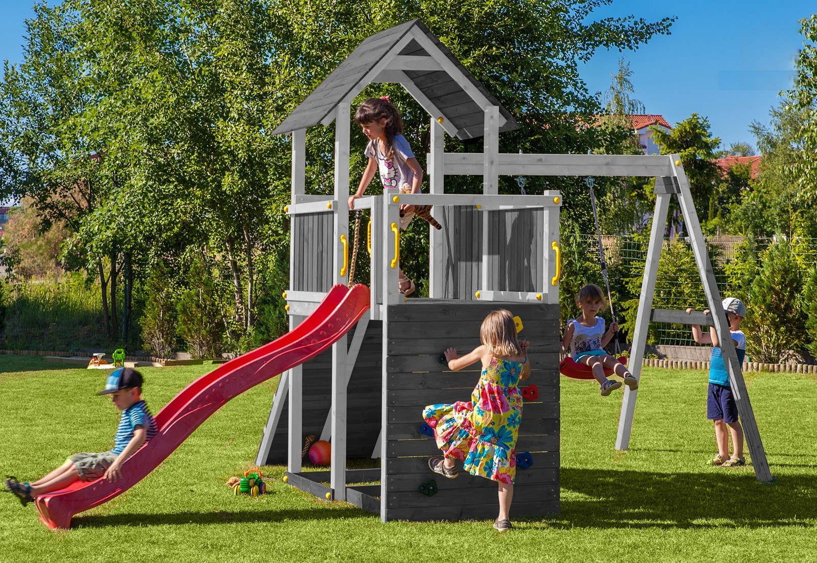 FUNGOO Spielturm CAROL3 Kletterger&uuml;st mit Schaukel u. Rutsche in versch. Farben 