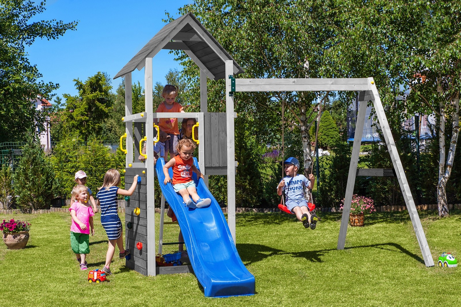 FUNGOO Spielturm CAROL2 Kletterger&uuml;st mit Schaukel u. Rutsche in versch. Farben 