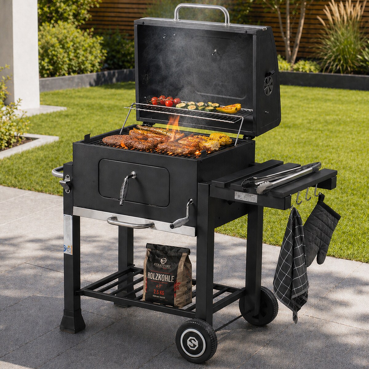 Holzkohlegrill / quadratischer BBQ XL Grillwagen aus Eisen