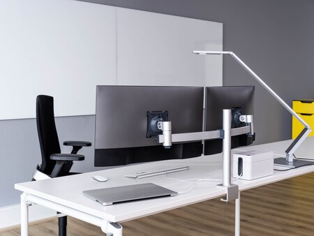 Durable 508523 Monitor Halterung Pro 2 Monitore, Tischklemme,  verschiebbare, 360° drehbare VESA-Befestigungen, VESA Bildschirme 21-27,  silber