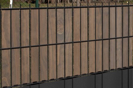 Doppelstabmattenzaun-Sichtschutz aus Holz, wodewa