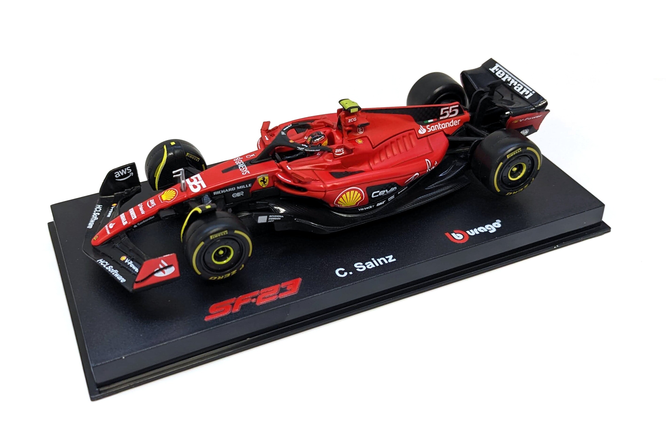 Bburago 18-36835S - Modellauto - F1 Ferrari SF-23 #55 Sainz (mit Helm, Ma&szlig;stab 1:43) Formel 1 Auto 