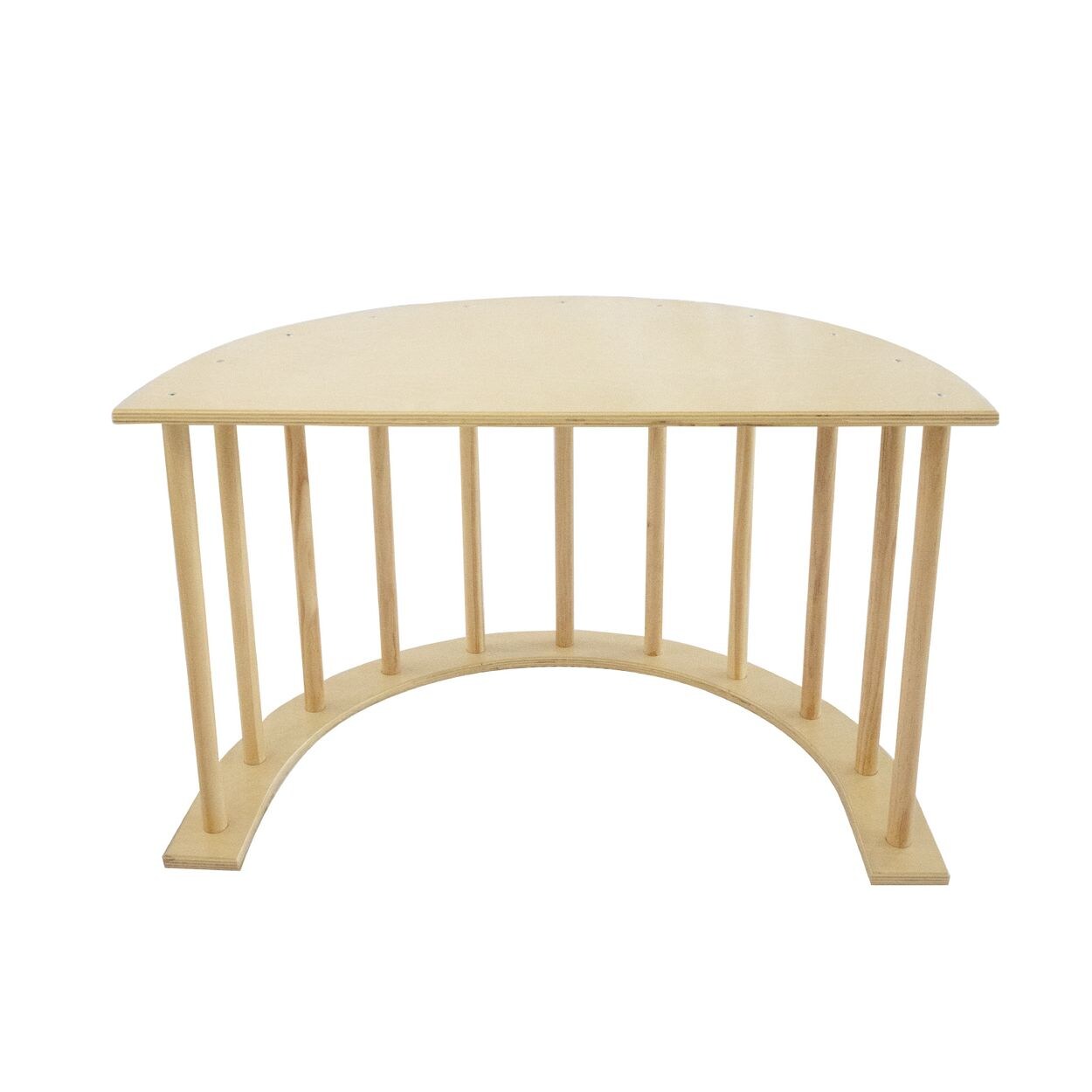 Holz-Spieltisch, Schaukelspielzeug, Kletterleiter, Ruhezone, Wippe braun