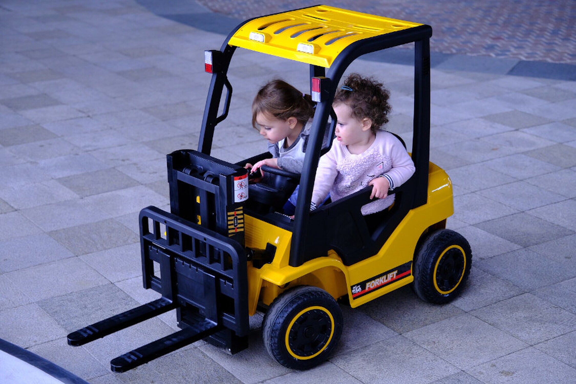 TPFLiving Elektro-Kinderauto Gabelstabler  gelb - Kinderauto - Elektroauto - Sicherheitsgurt 