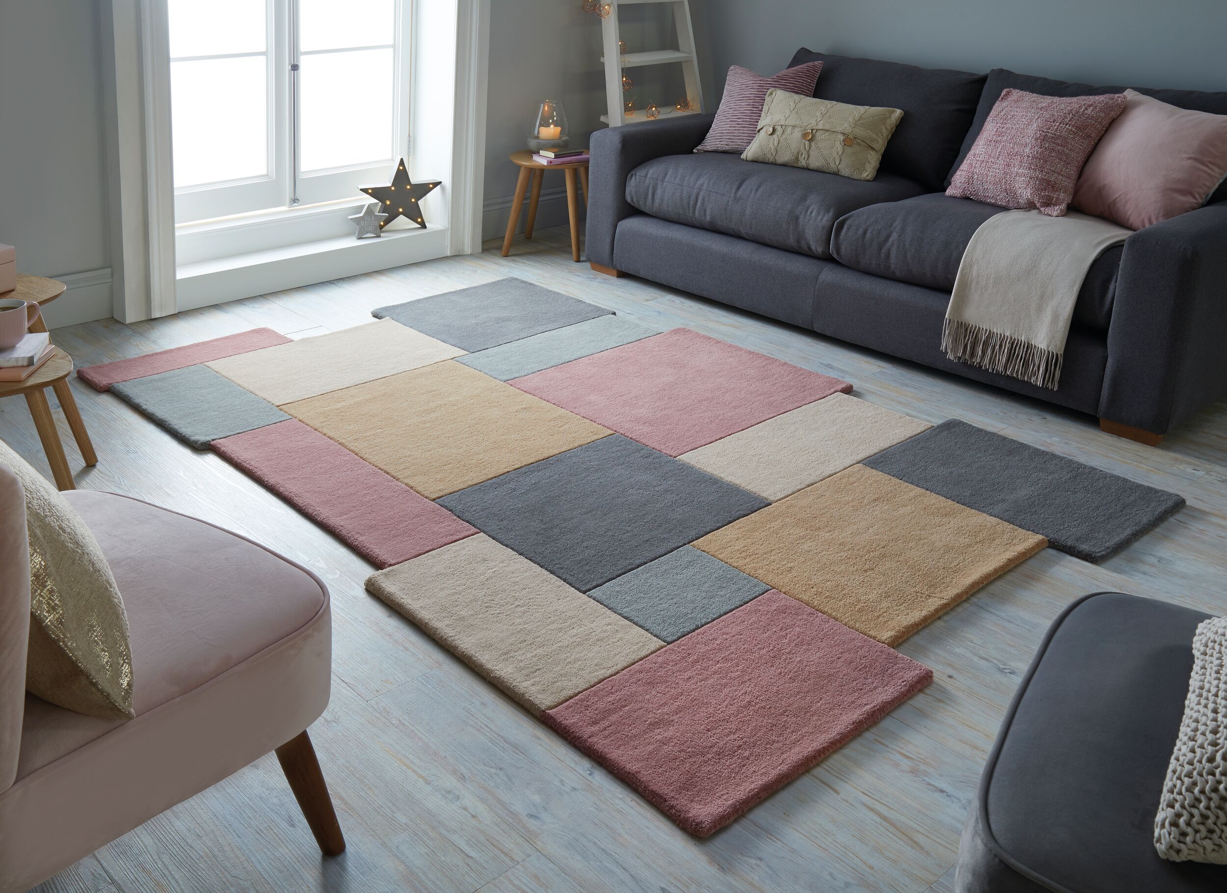 Handgetufteter Wollteppich "Hallein Eva" - Geometrisch & Modern. Farbe: Grau-Rosa, 120x180 cm | Kadima Design 