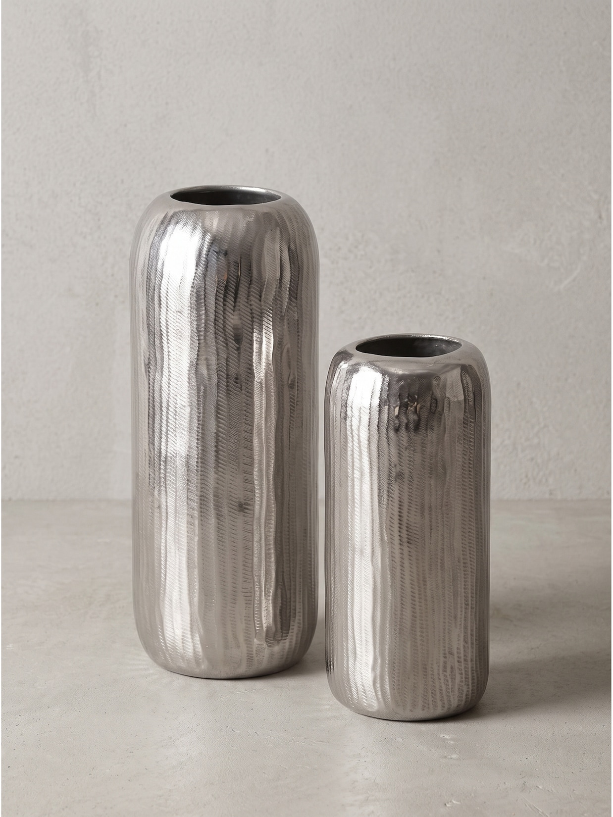 Vasen 2er-Set Aluminium Silber Ø 16x40,5 cm - AMALFI Kadima Design