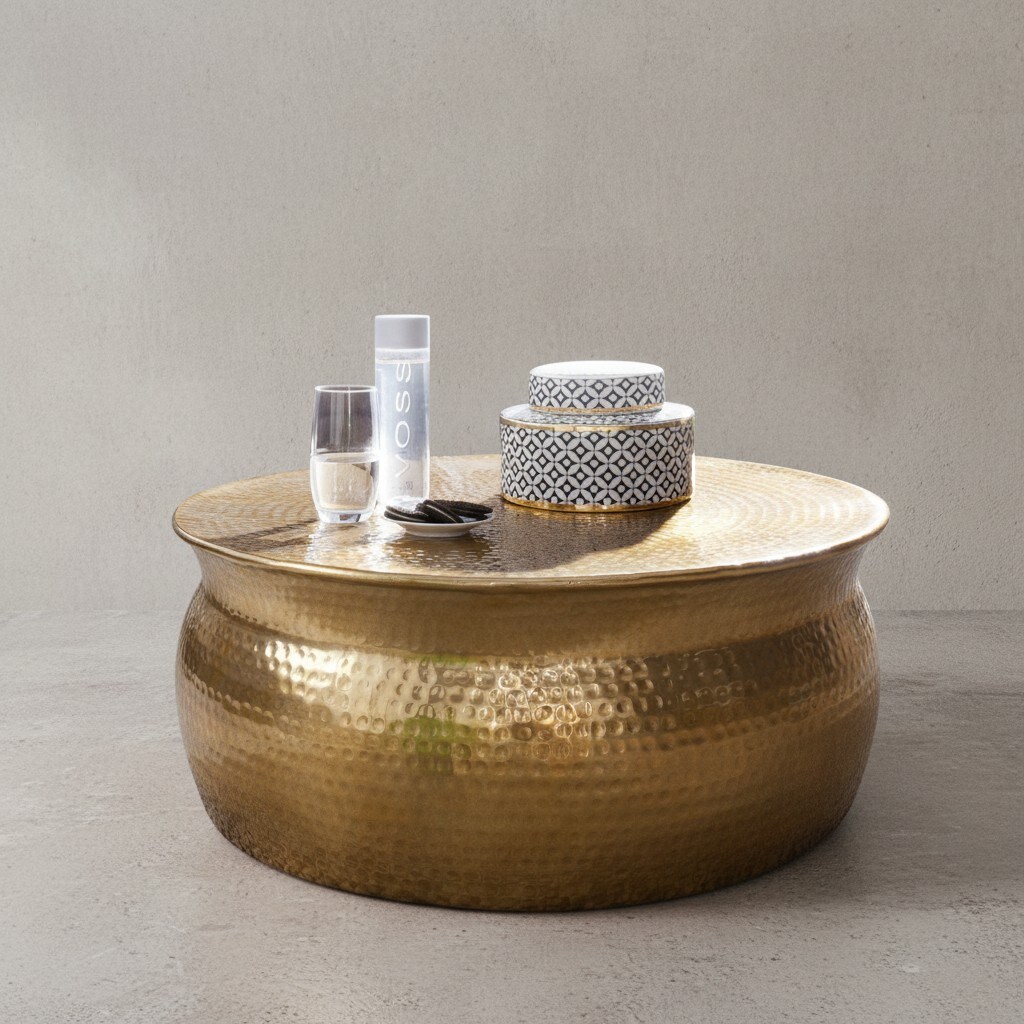 KADIMA DESIGN Orient Couchtisch: Handgefertigt, Hammerschlag-Aluminium, gro&szlig;z&uuml;gige Ablagefl&auml;che 