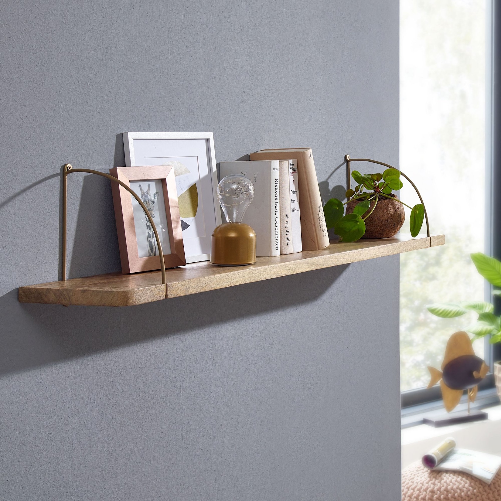 KADIMA DESIGN Wandregal TEVERE: Industrie-Stil, Mango Massivholz/Eisen, 100x25x22 cm, verschiedene Farben.