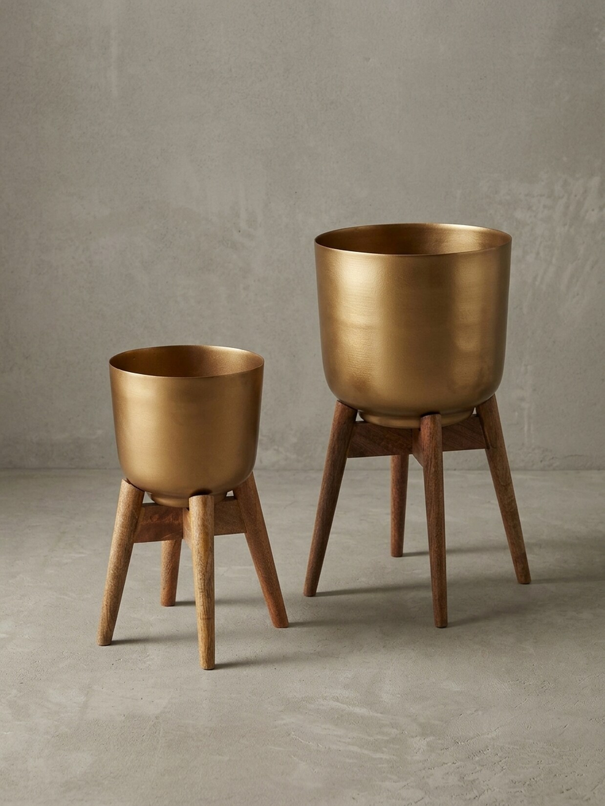 KADIMA DESIGN Alu-und-Holz Pflanzenkübel Set in Gold/Braun, modern & elegant, für stilvolle Inneneinrichtung