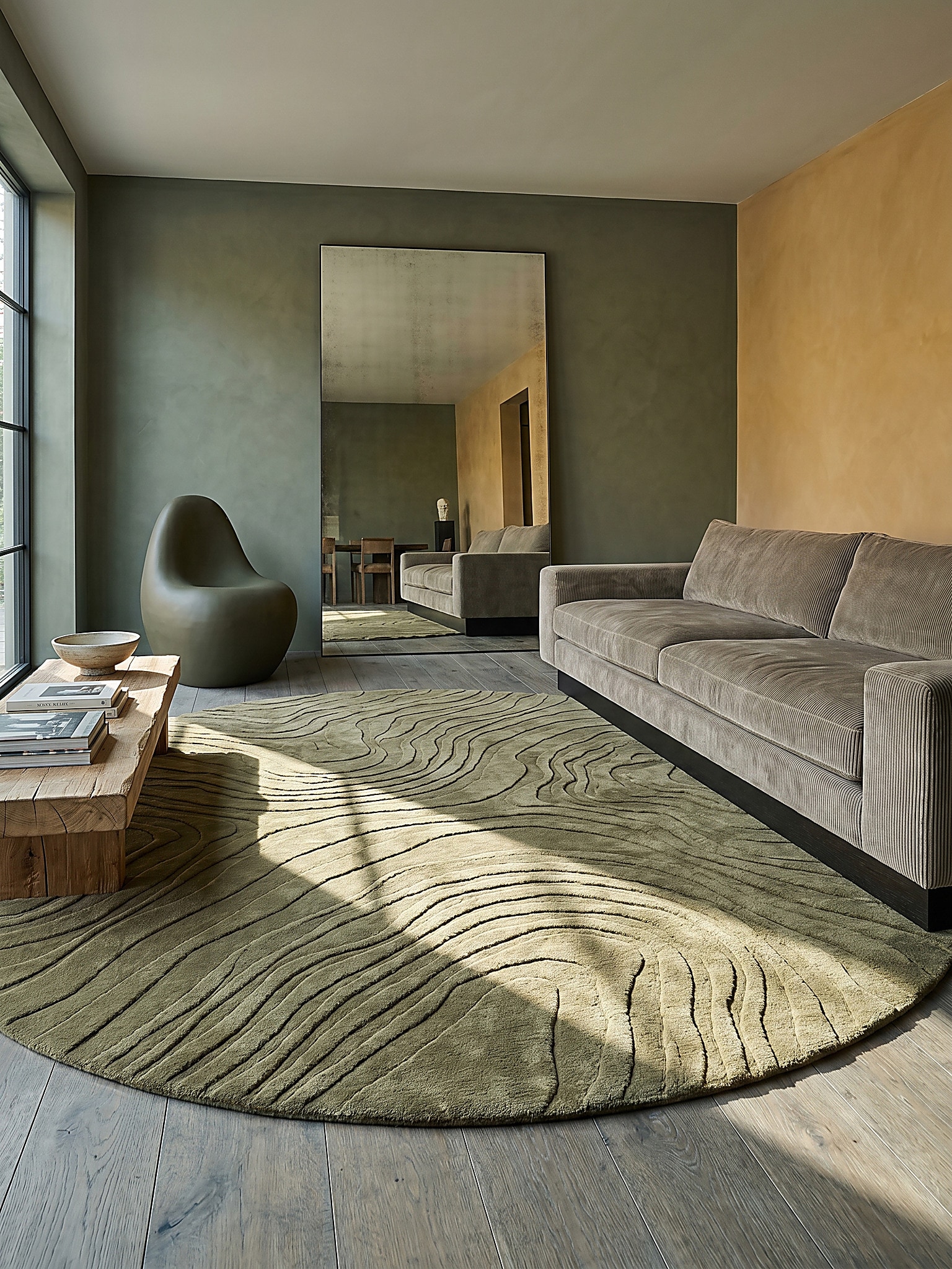 Wollteppich abstrakt Olivegr&uuml;n &Oslash;160 cm - LEVEN | Kadima Design 