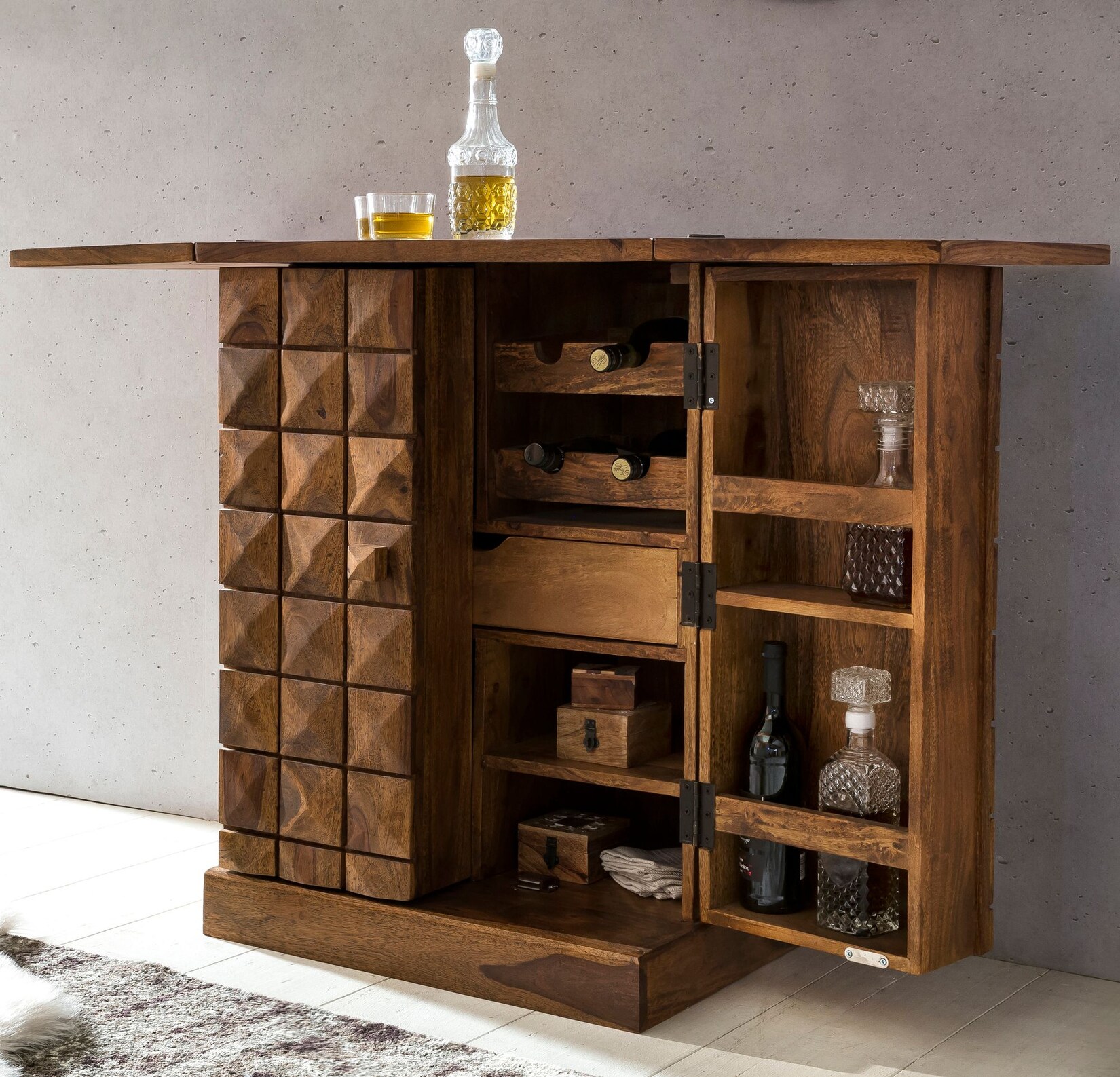 Hausbar aus Massivholz mit Klappfunktion und Stauraum für Flaschen und Gläser, Dunkelbraun 64x50x91 cm