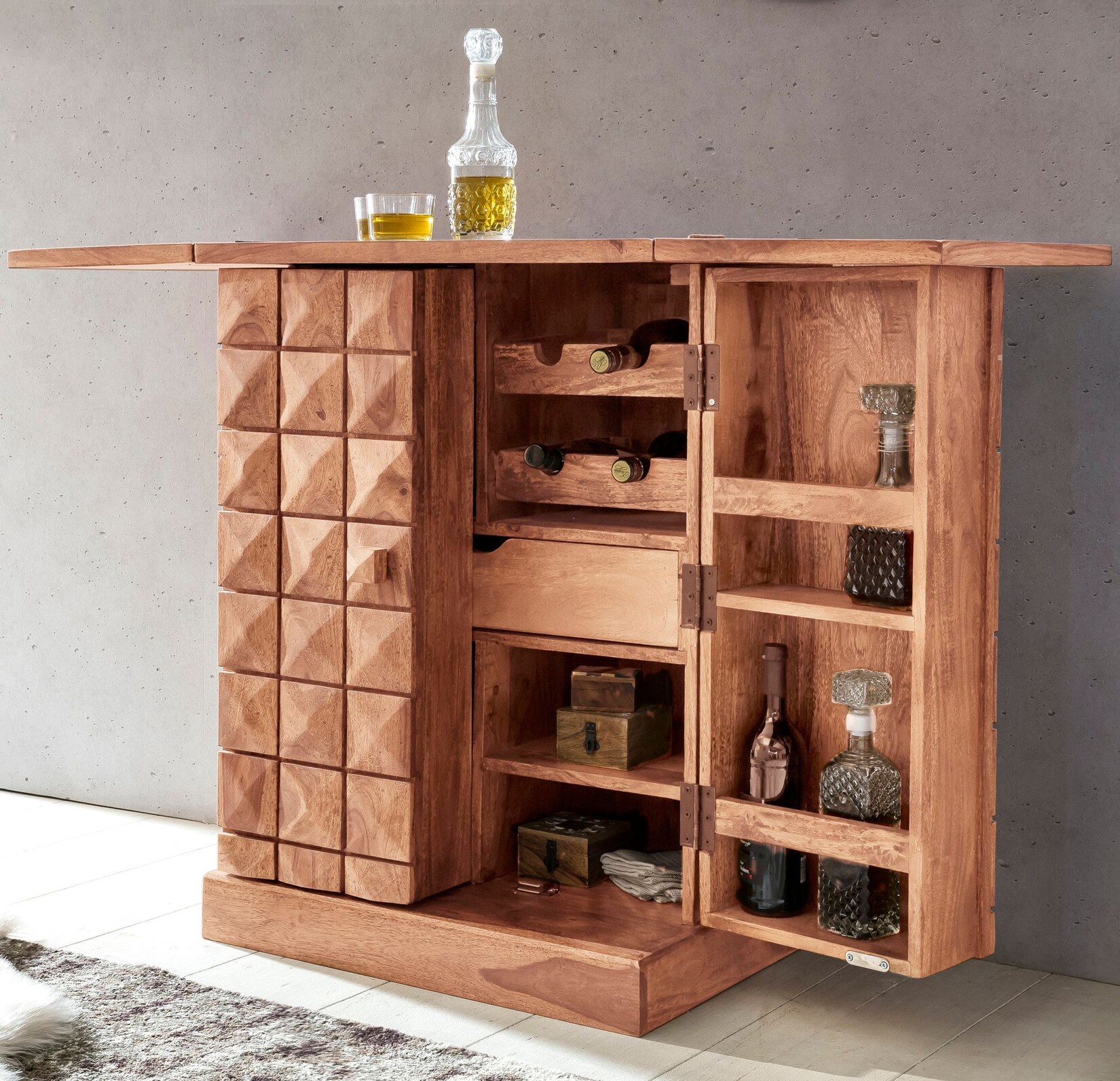Hausbar aus Massivholz mit Klappfunktion und Stauraum für Flaschen und Gläser, Akazie 65x50x91 cm