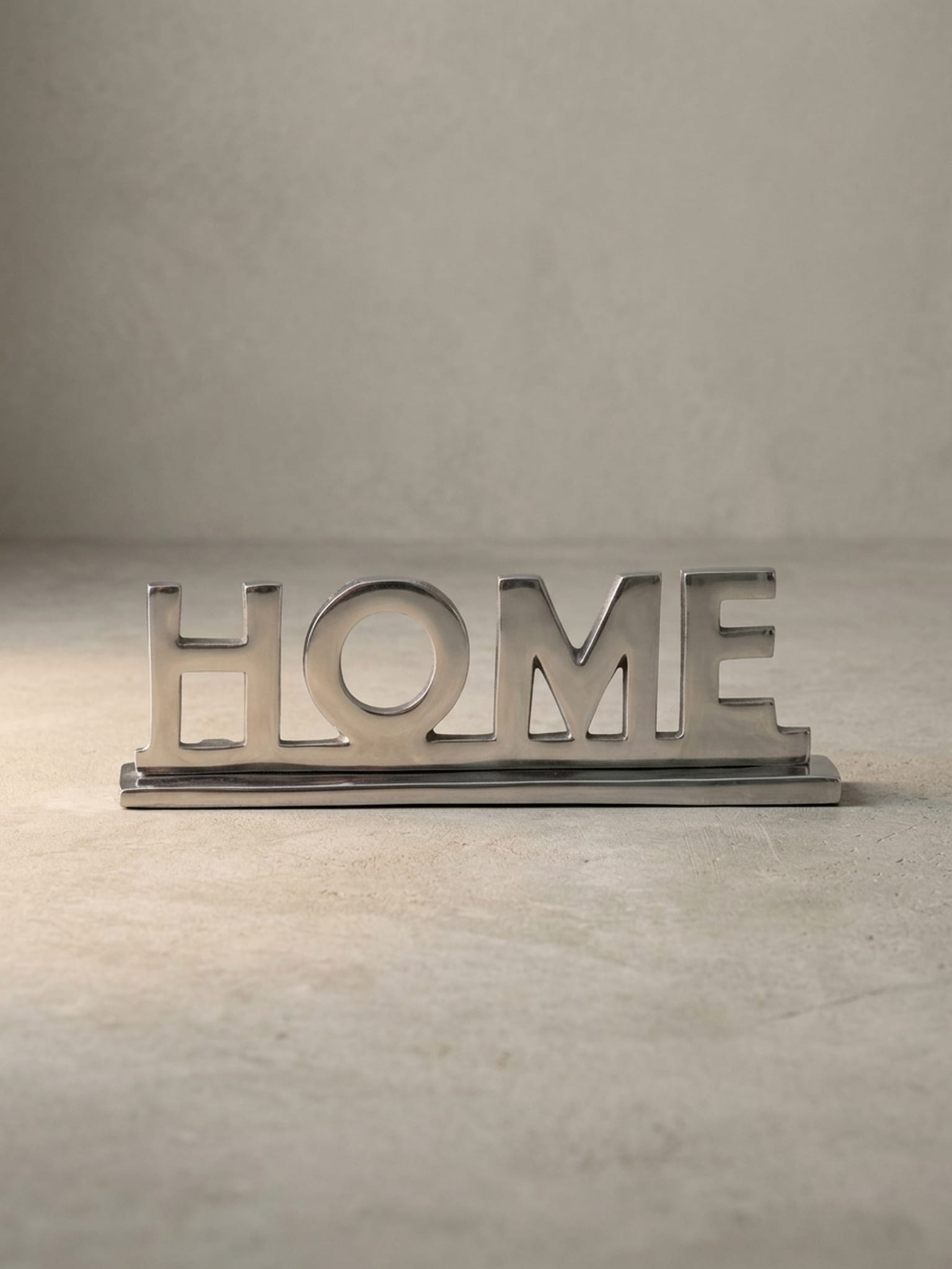 Deko-Skulptur Aluminium Silber 22 cm, moderner Schriftzug f&uuml;r Wohn- und Esszimmer 