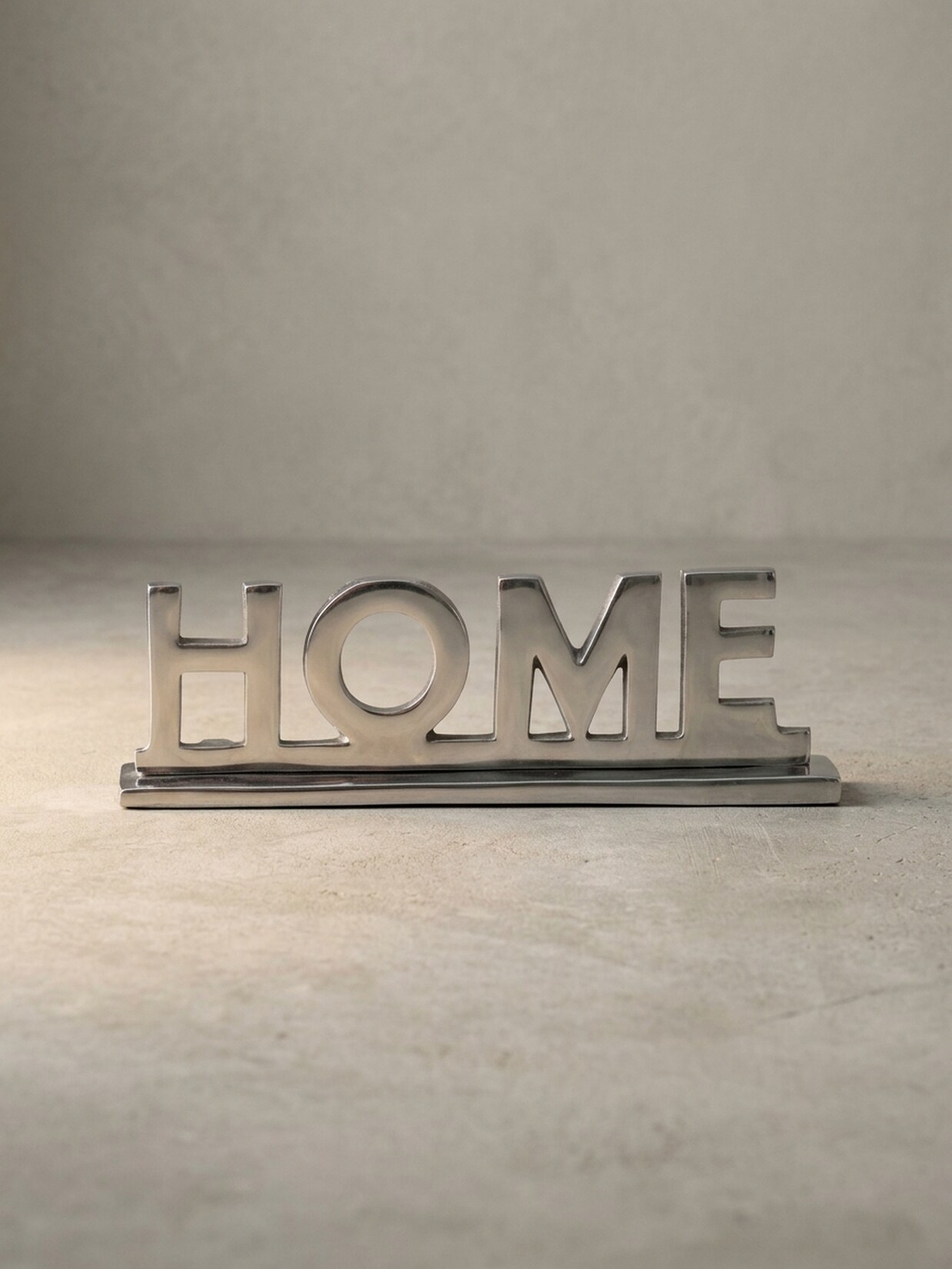 Deko-Skulptur Aluminium Silber 22 cm, moderner Schriftzug für Wohn- und Esszimmer